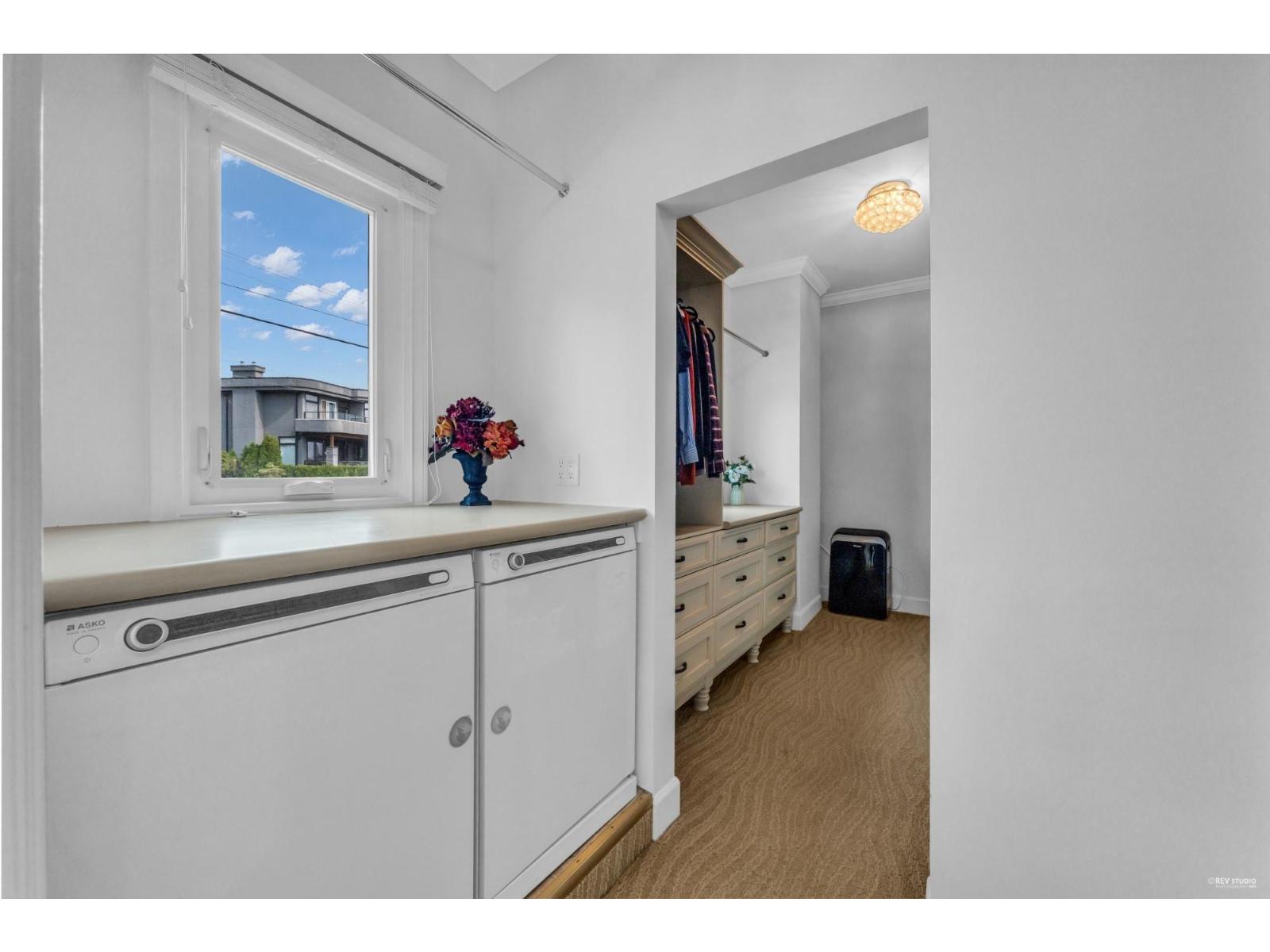 14104 MARINE DRIVE, White Rock