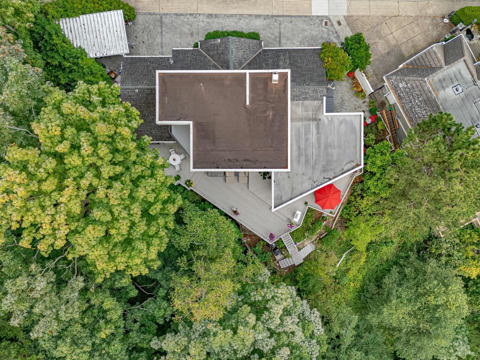 14104 MARINE DRIVE, White Rock