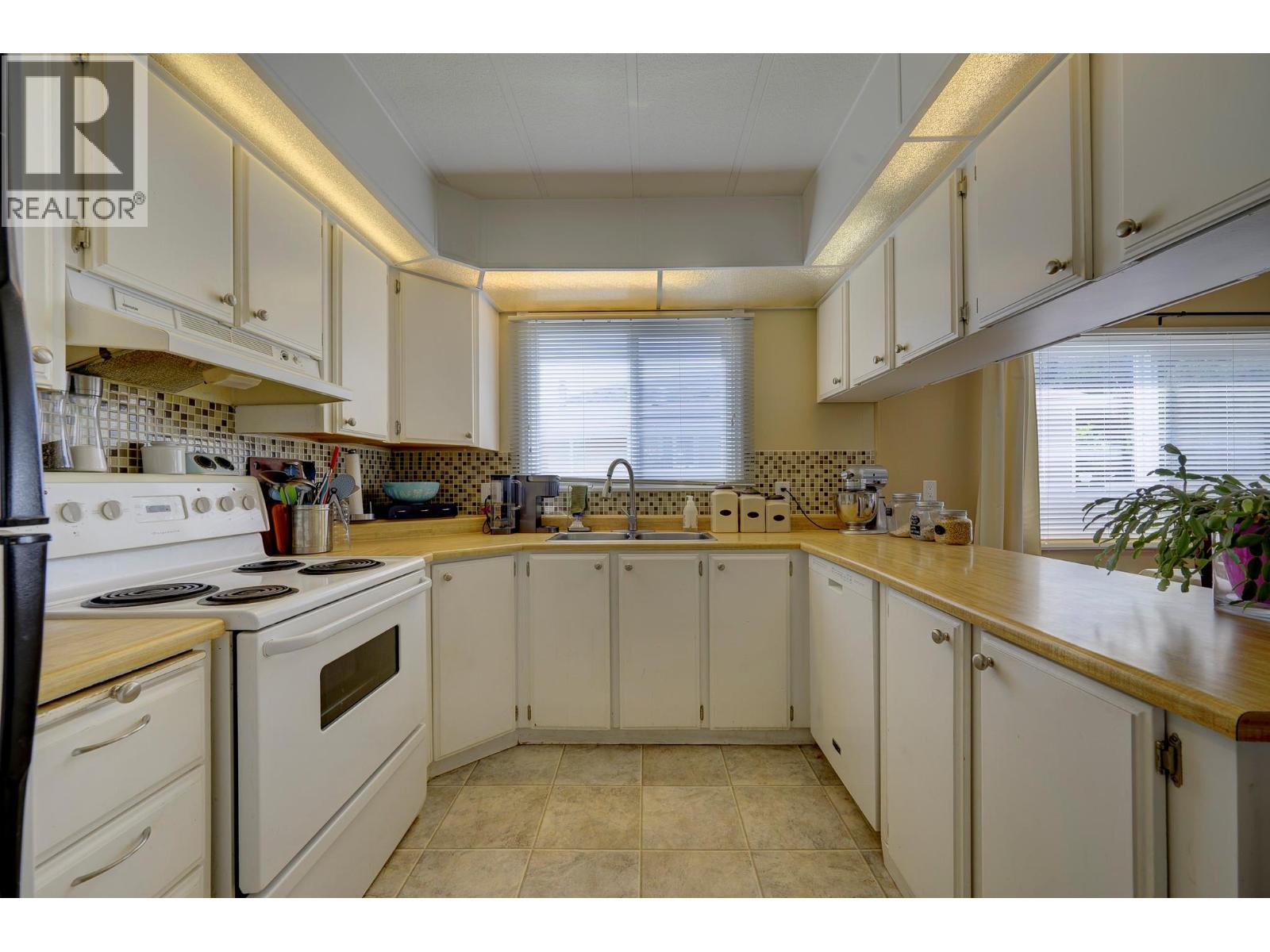 #216 2400 OAKDALE WAY - 8