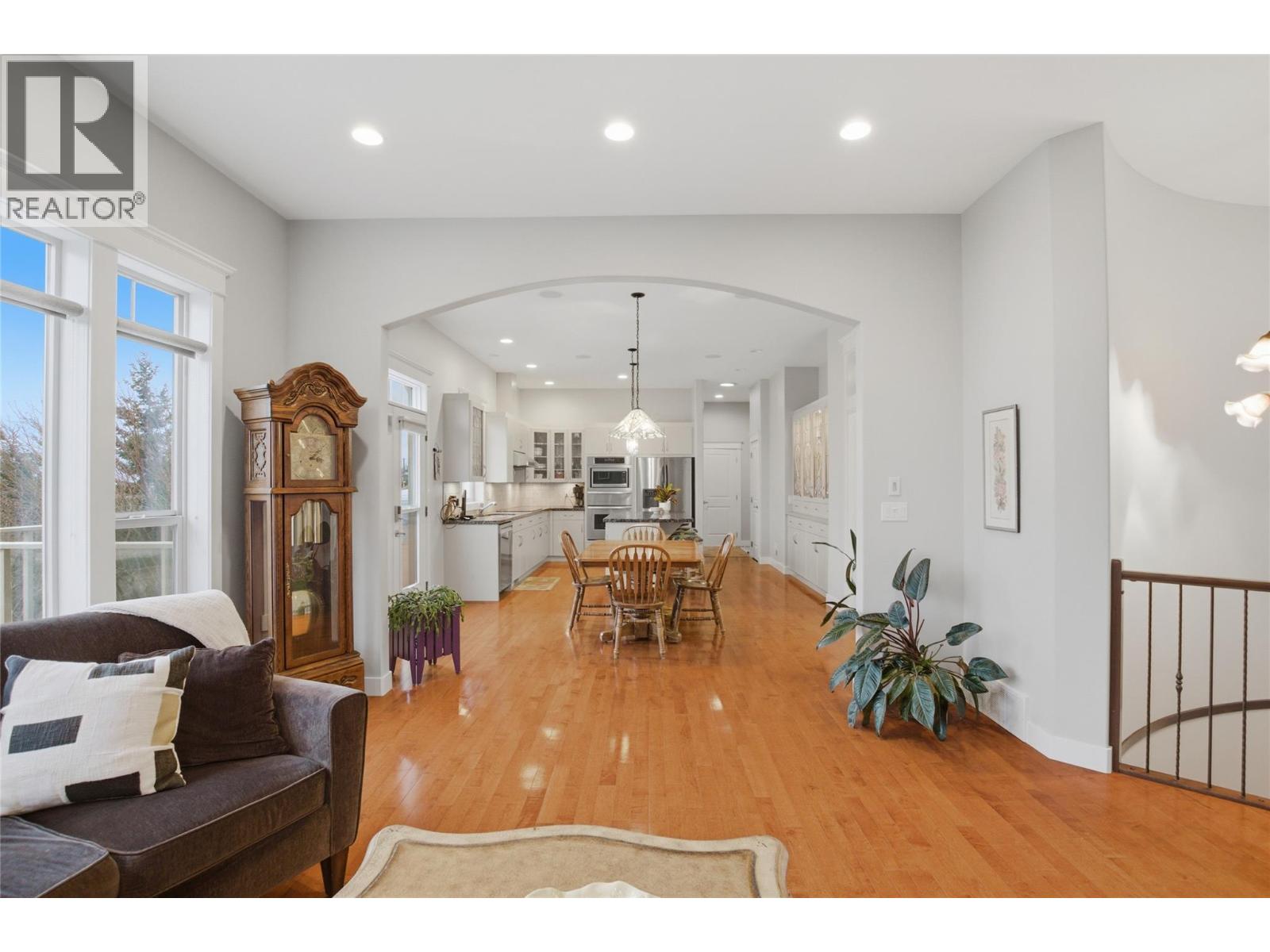 4767 UPLANDS Drive, Kamloops