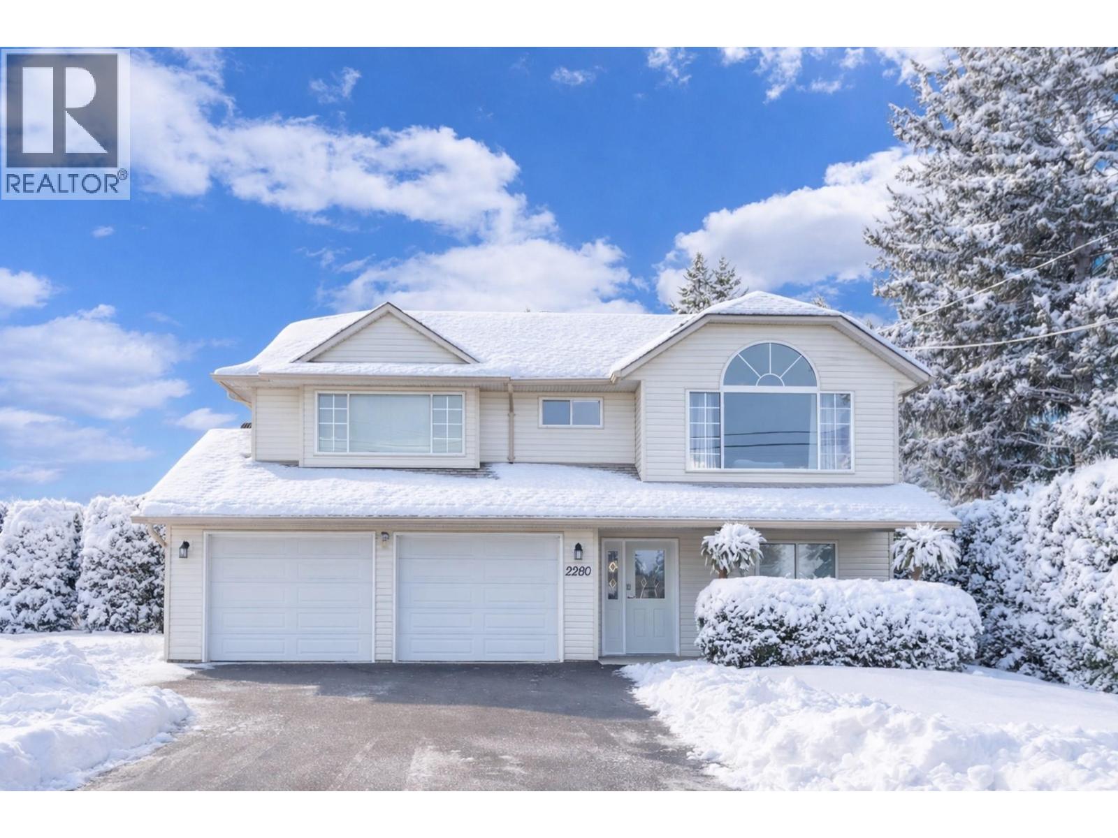  2280 10 Avenue Southeast, Salmon Arm