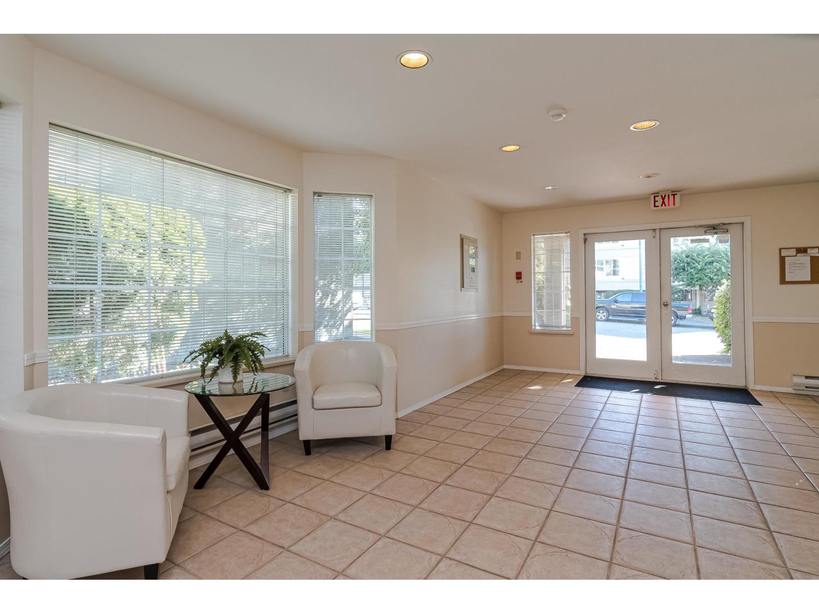 204 1369 GEORGE STREET, White Rock