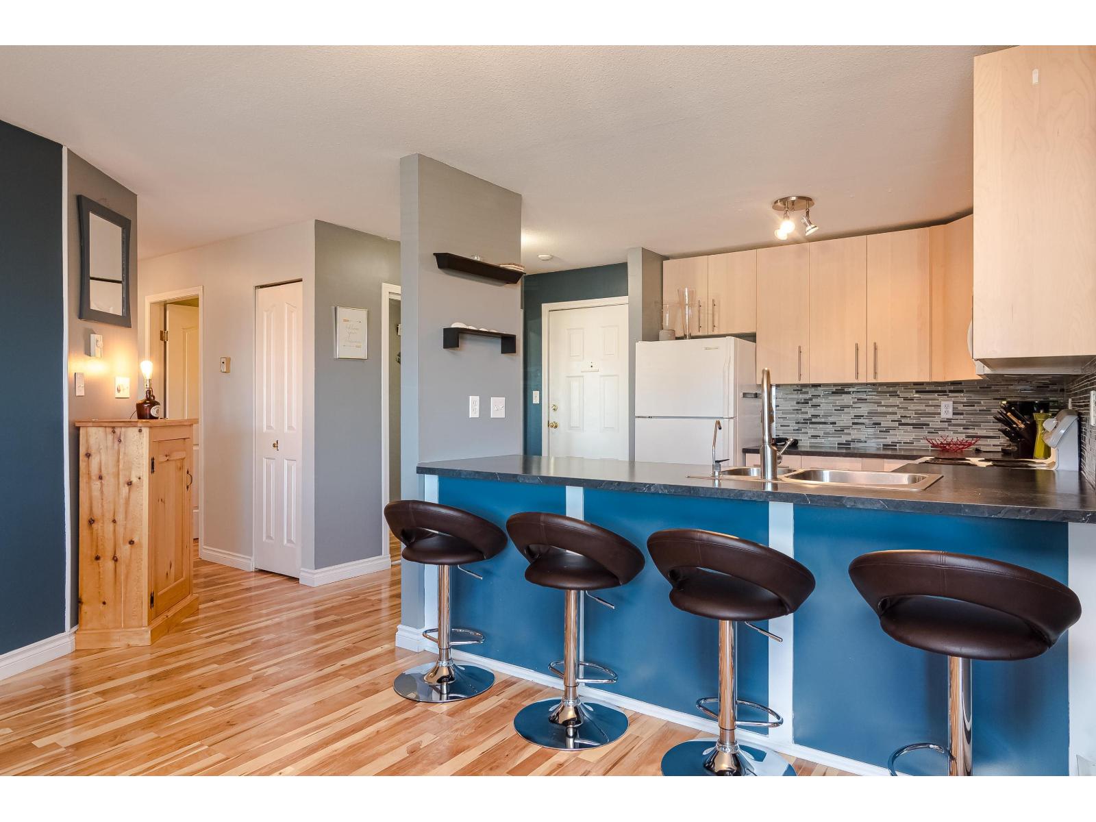 204 1369 GEORGE STREET, White Rock