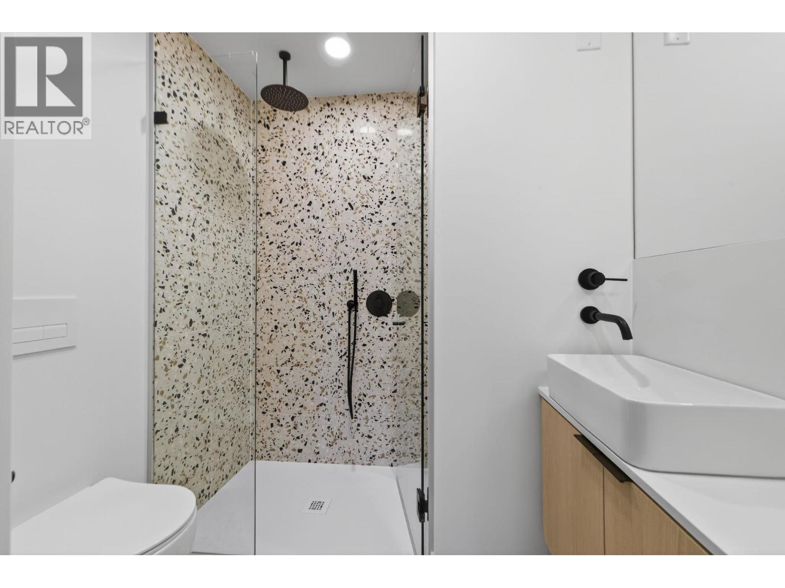 424 2471 ST. GEORGE STREET, Vancouver