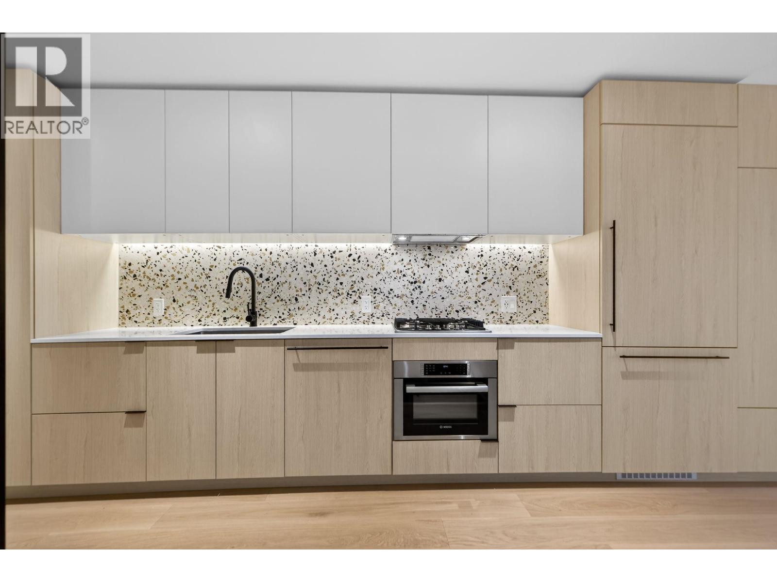 424 2471 ST. GEORGE STREET, Vancouver