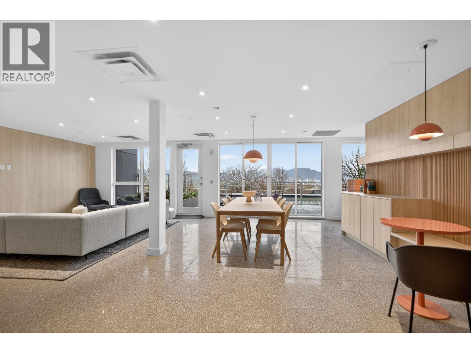 424 2471 ST. GEORGE STREET, Vancouver