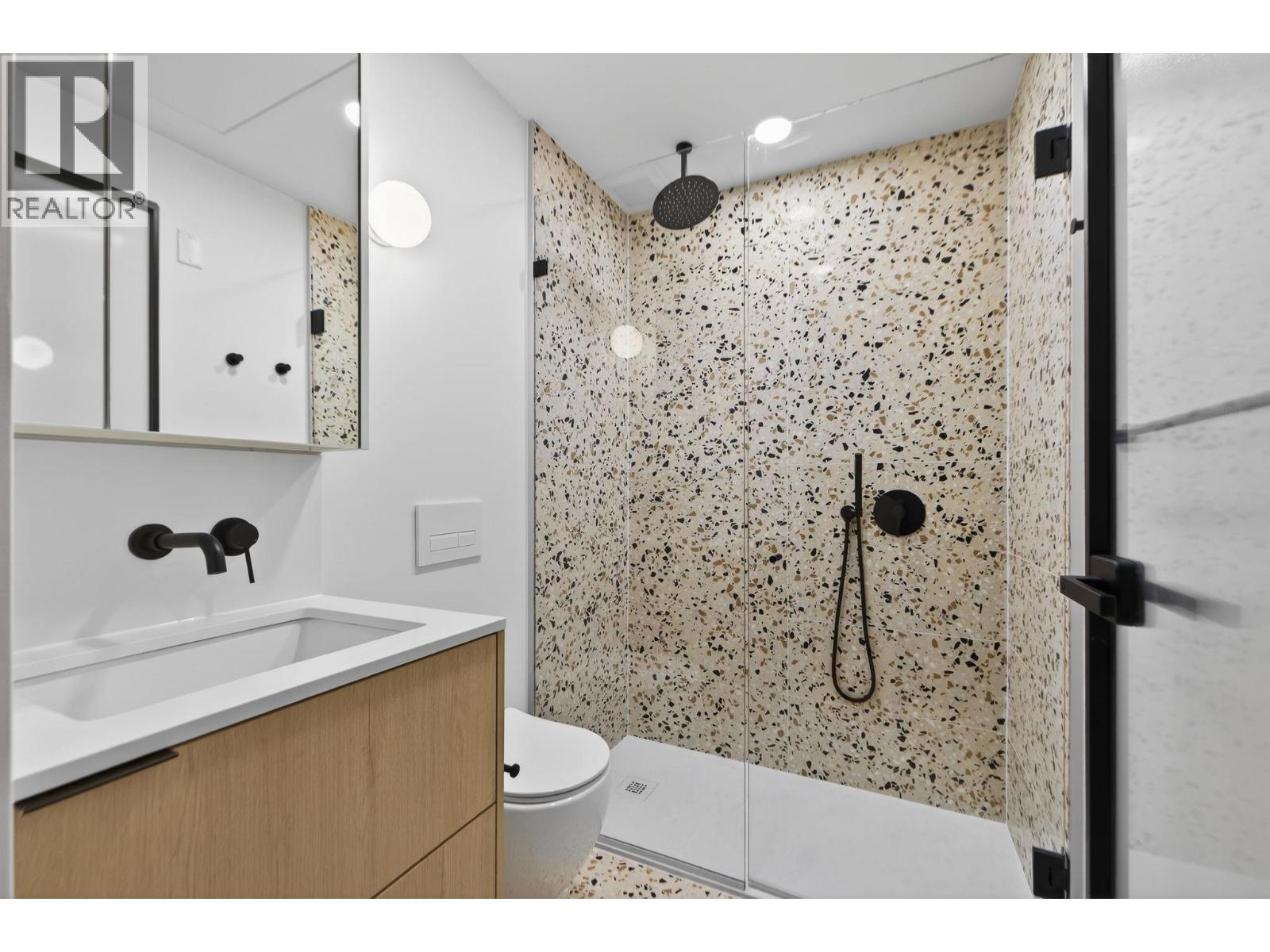 424 2471 ST. GEORGE STREET, Vancouver