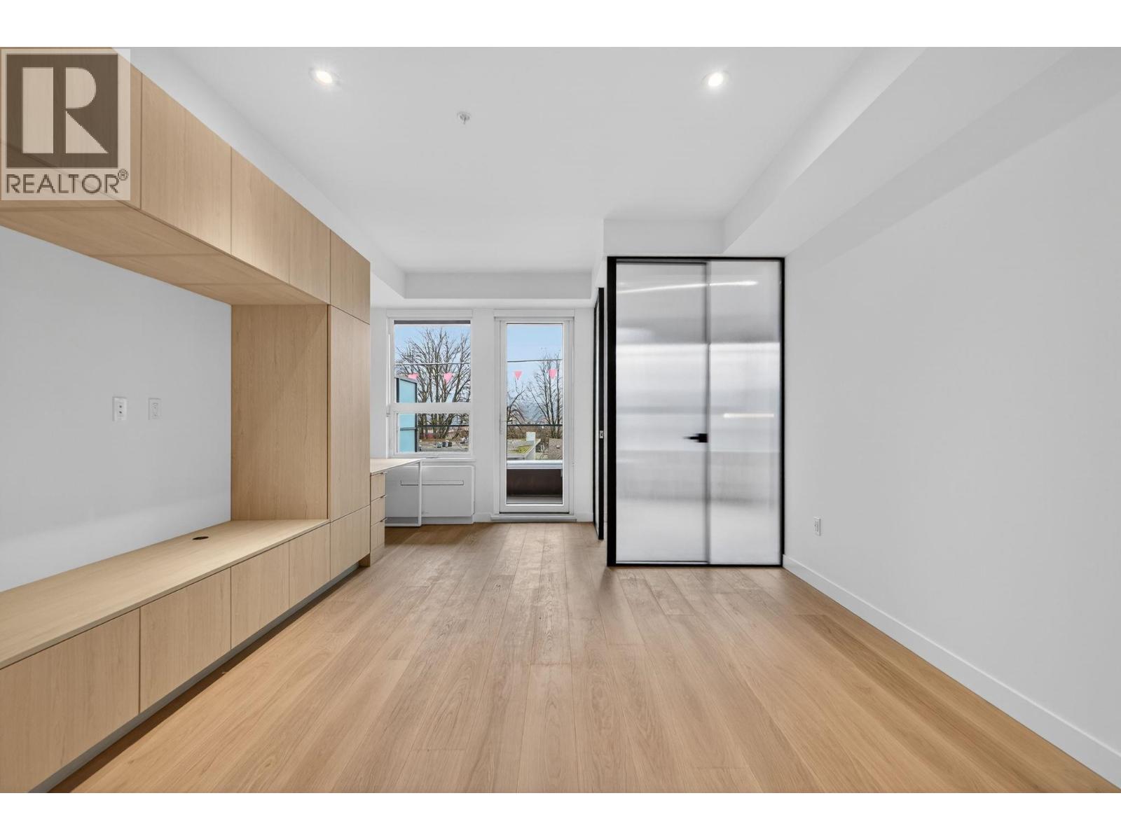 424 2471 ST. GEORGE STREET, Vancouver