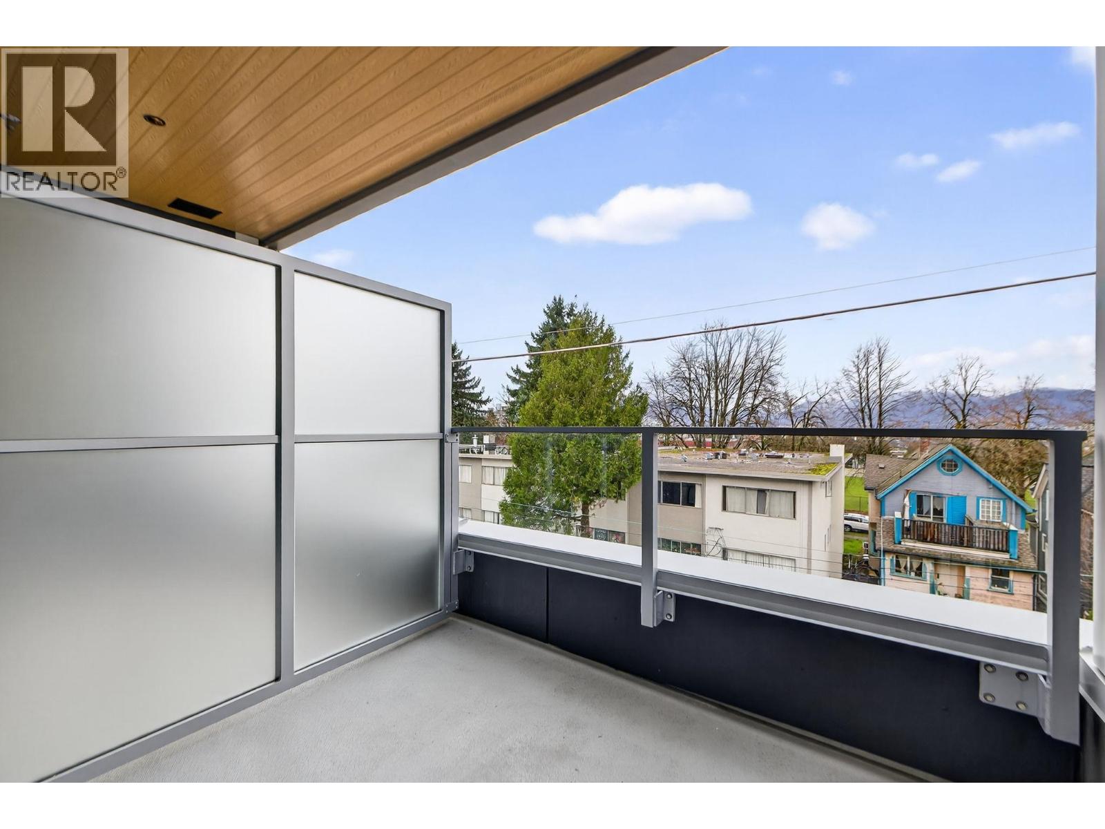 424 2471 ST. GEORGE STREET, Vancouver