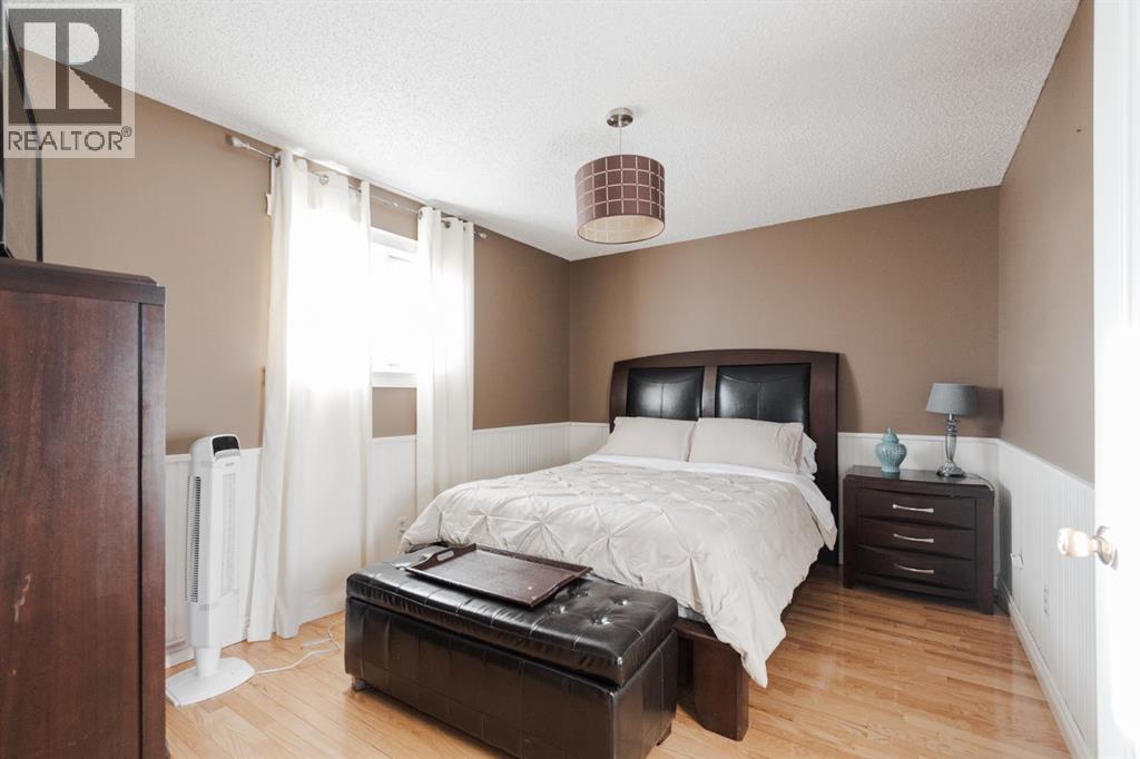 225 Bacon Place, Fort McMurray