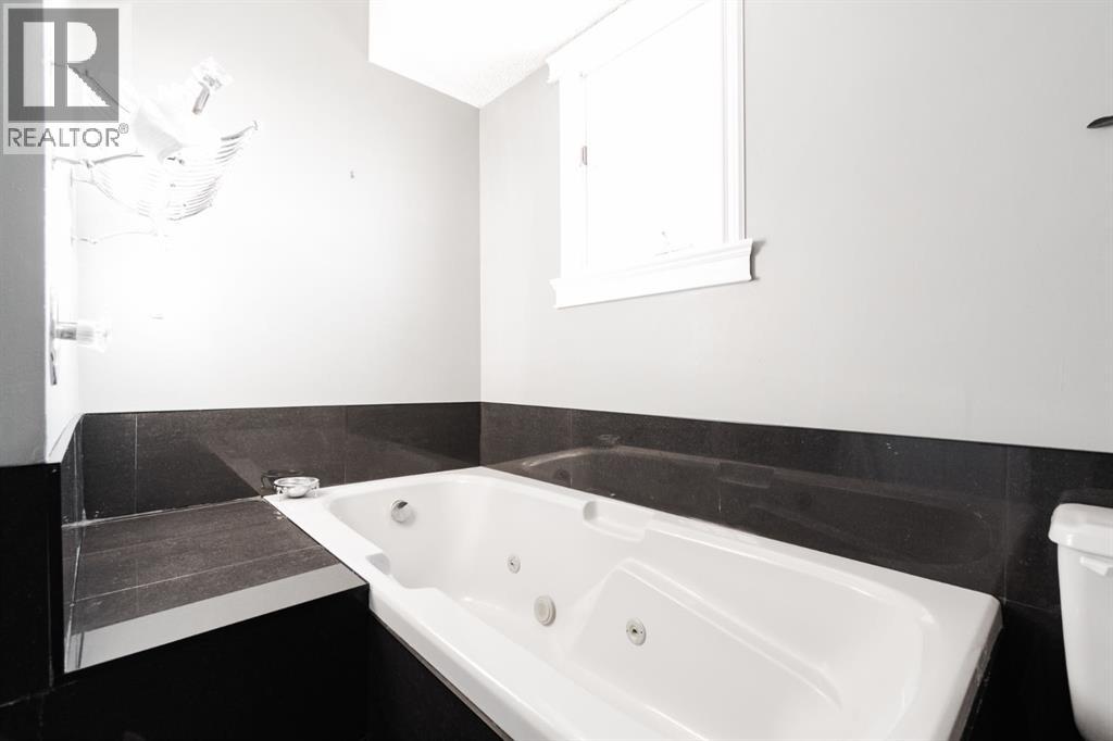 225 Bacon Place, Fort McMurray