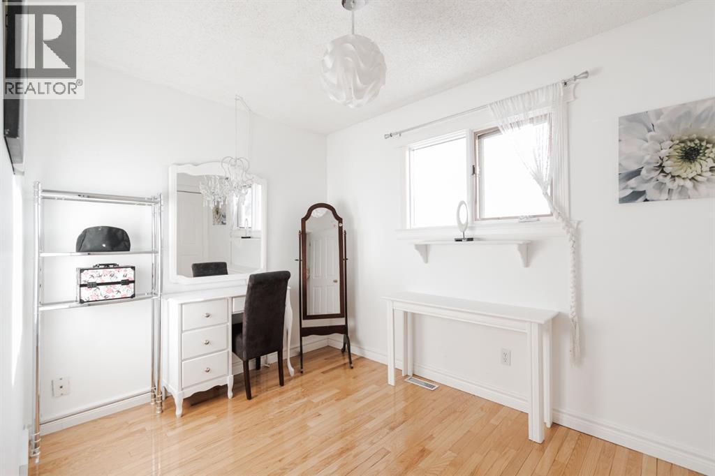 225 Bacon Place, Fort McMurray