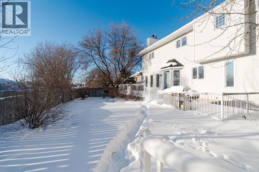 225 Bacon Place, Fort McMurray