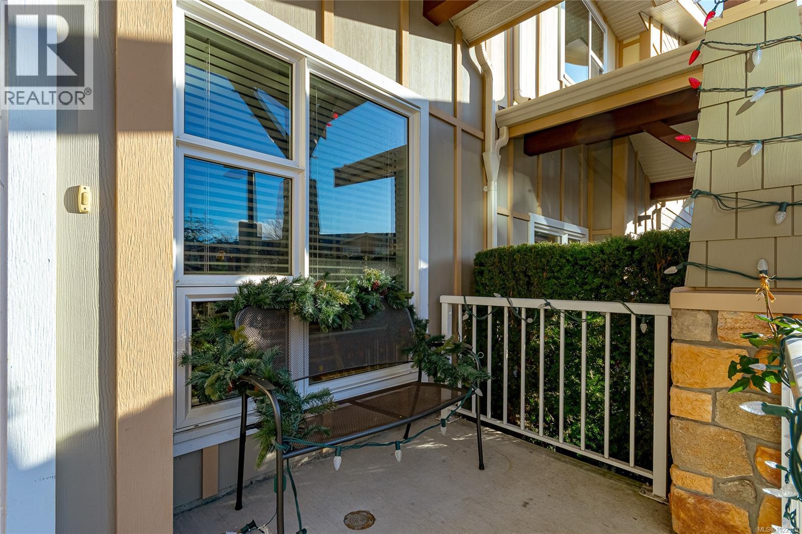 14 1900 Watkiss Way, View Royal