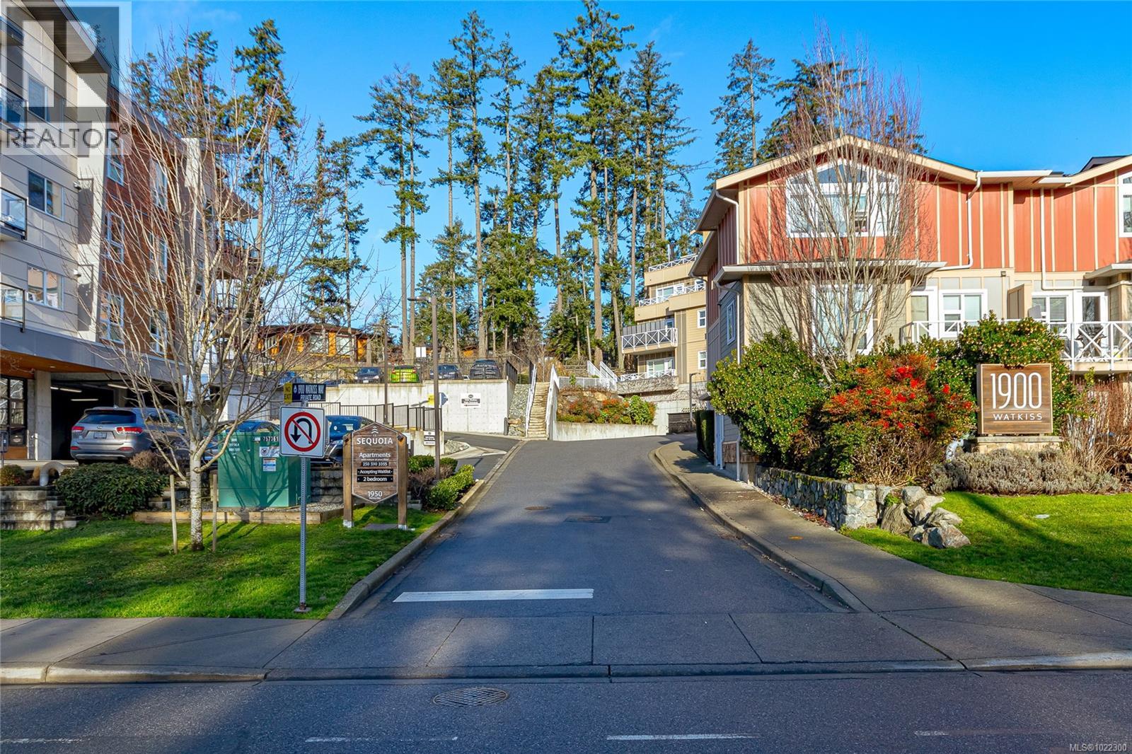 14 1900 Watkiss Way, View Royal