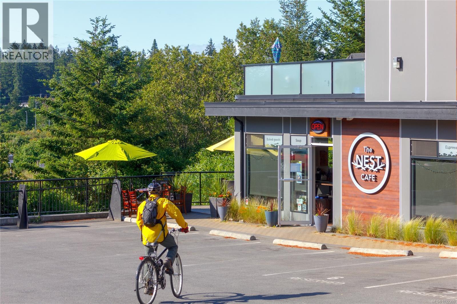 14 1900 Watkiss Way, View Royal