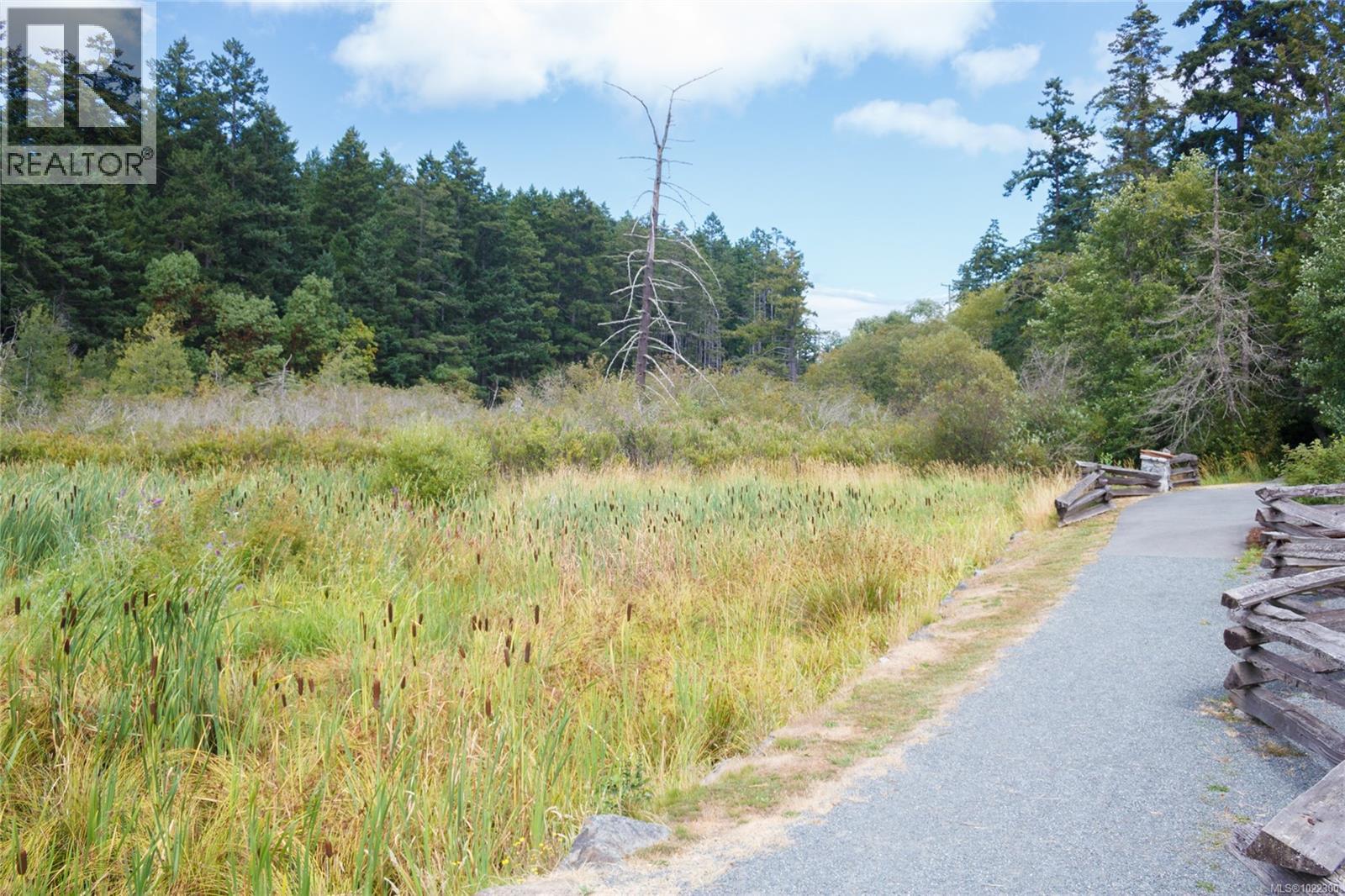 14 1900 Watkiss Way, View Royal