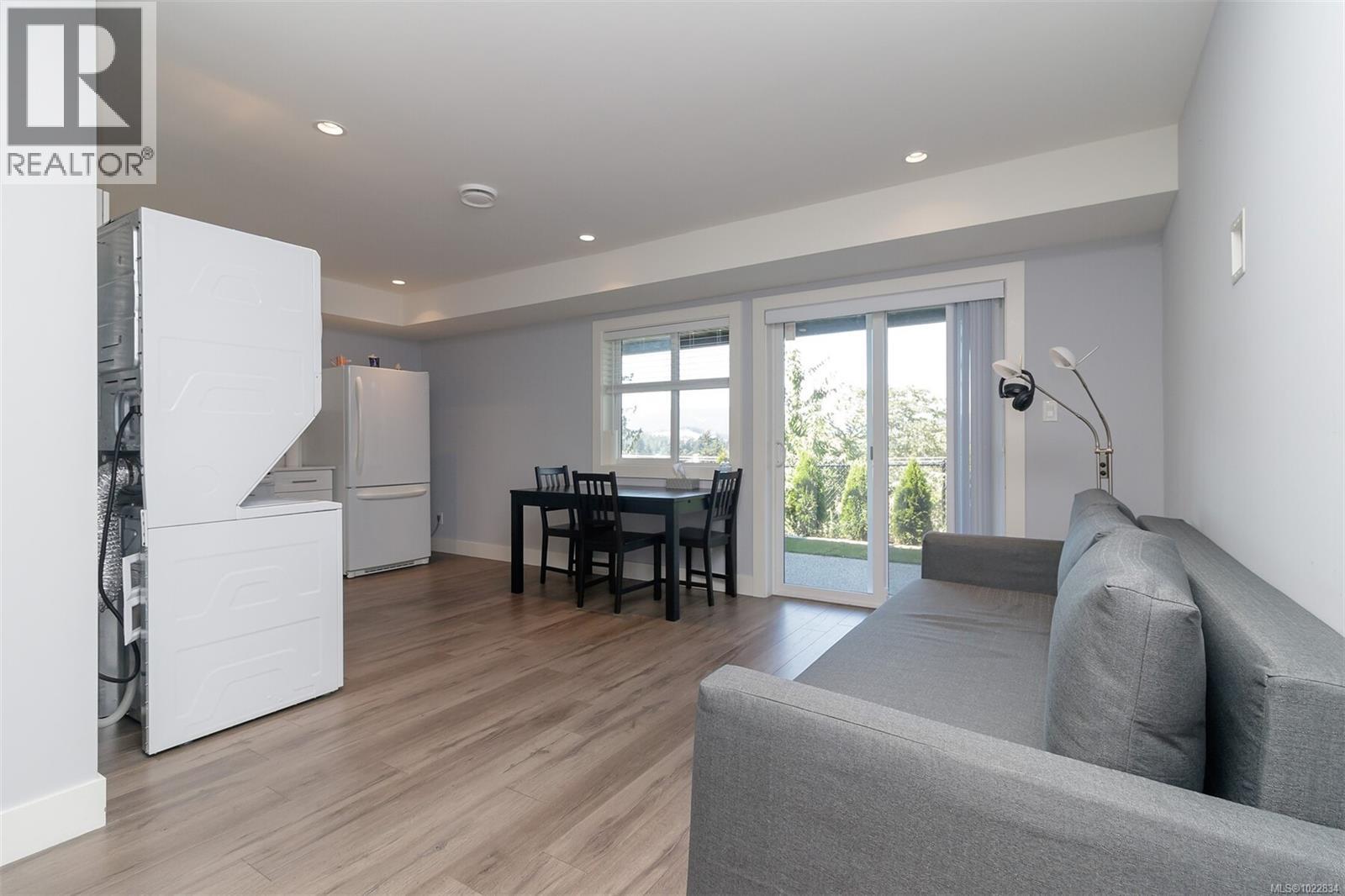 930 Peace Keeping Cres, Langford