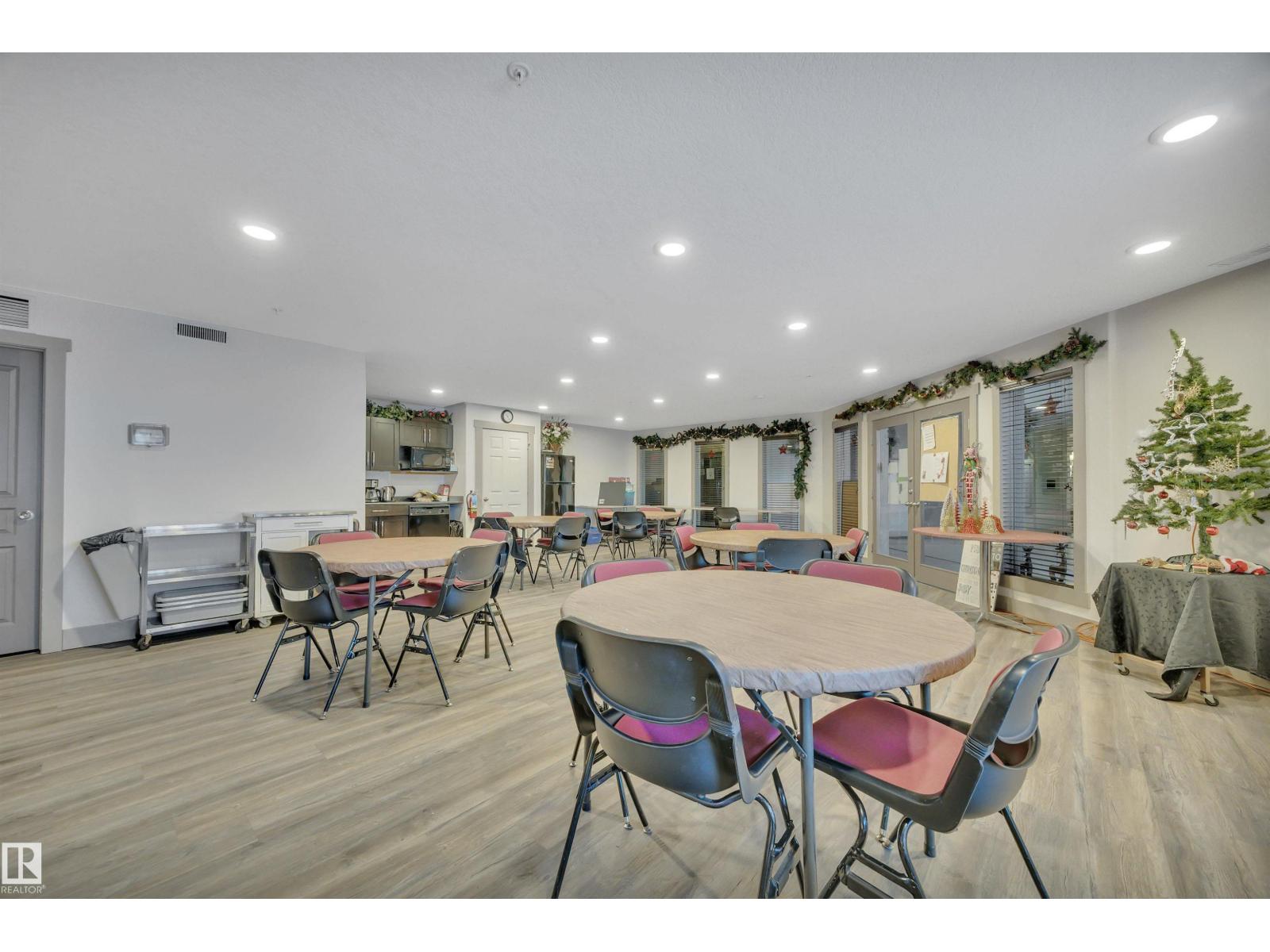 #119 16035 132 ST NW - 36