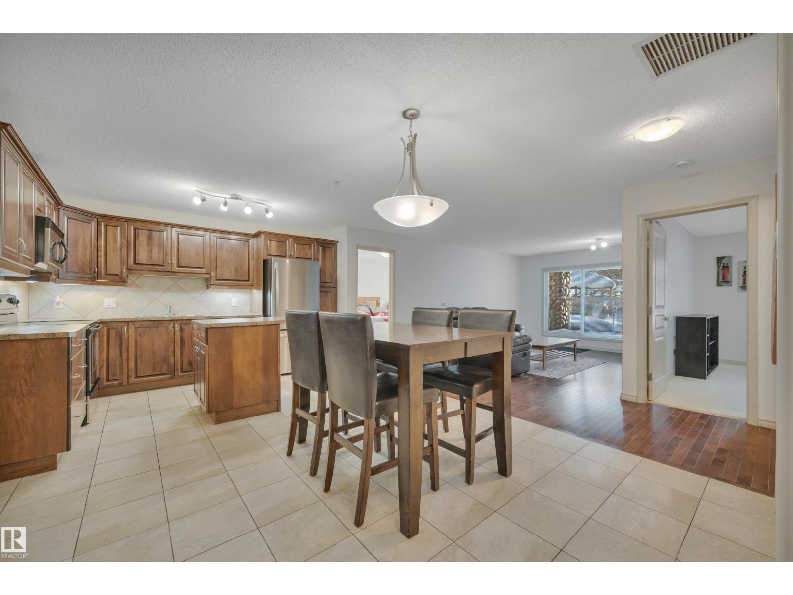 #119 16035 132 ST NW - 8