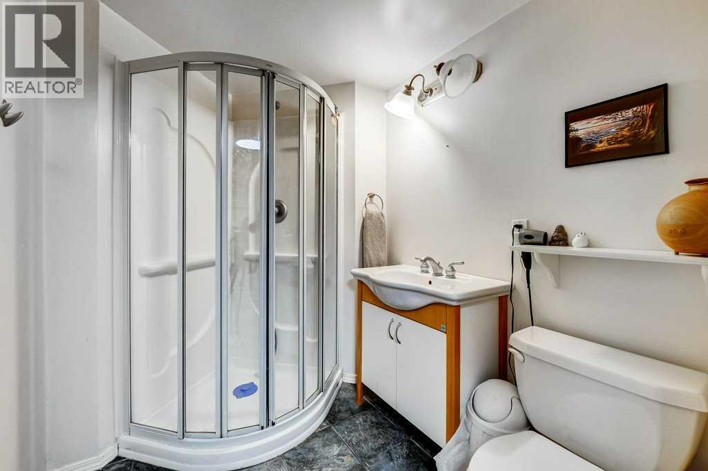 Single Family House for Sale in  HAWKTREE Circle NW Hawkwood Calgary 