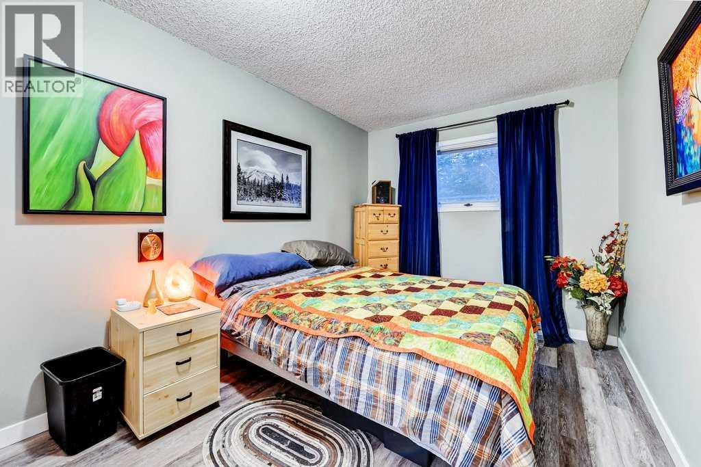 Single Family House for Sale in  HAWKTREE Circle NW Hawkwood Calgary 