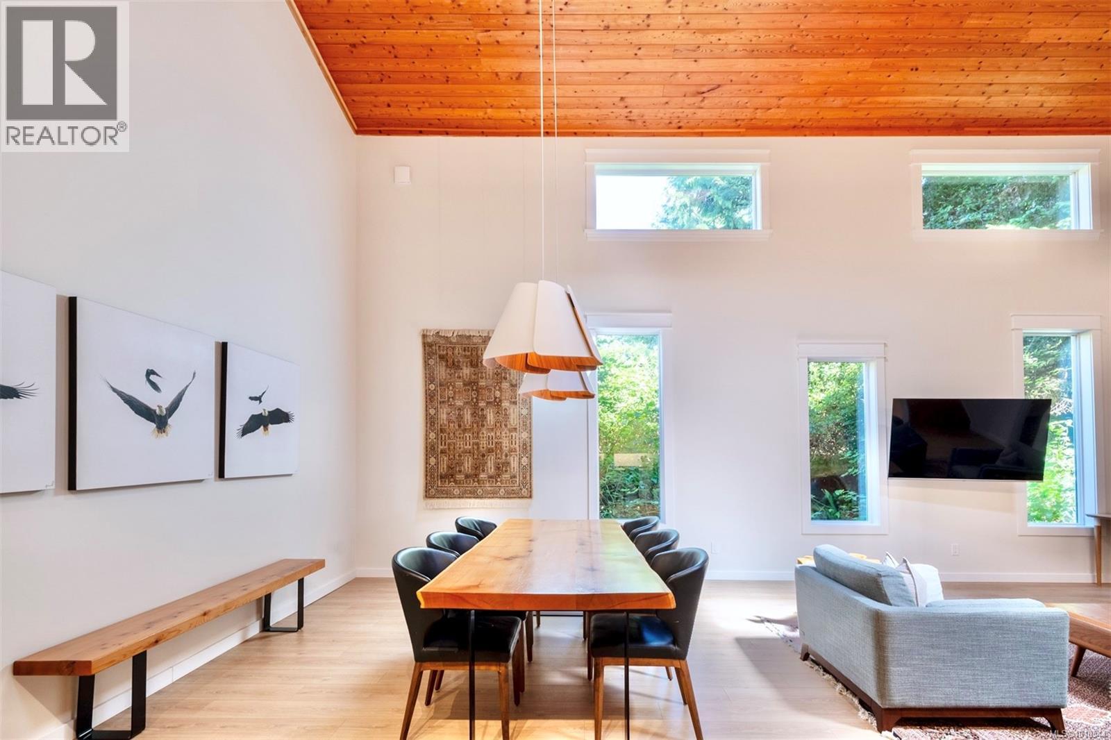 1316 Lynn Rd, Tofino