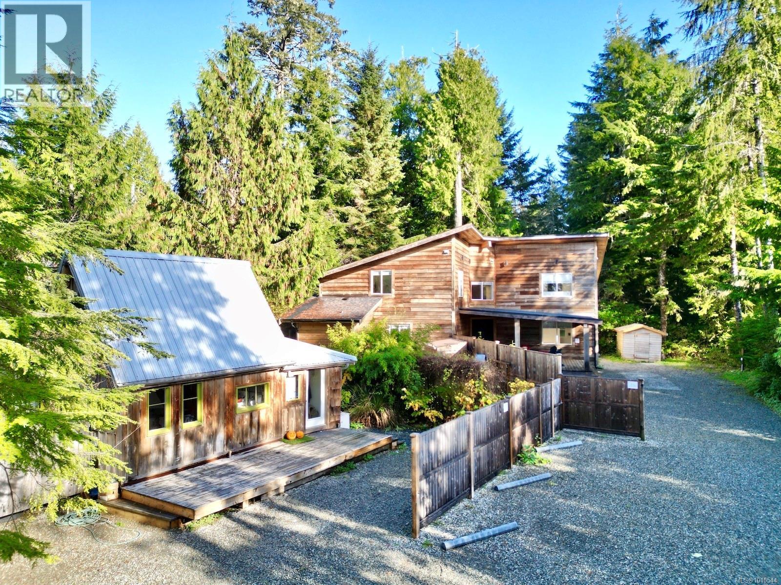 1316 Lynn Rd, Tofino