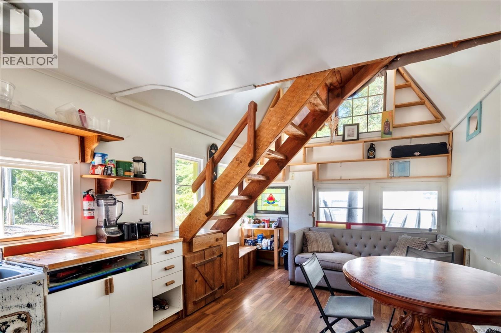 1316 Lynn Rd, Tofino