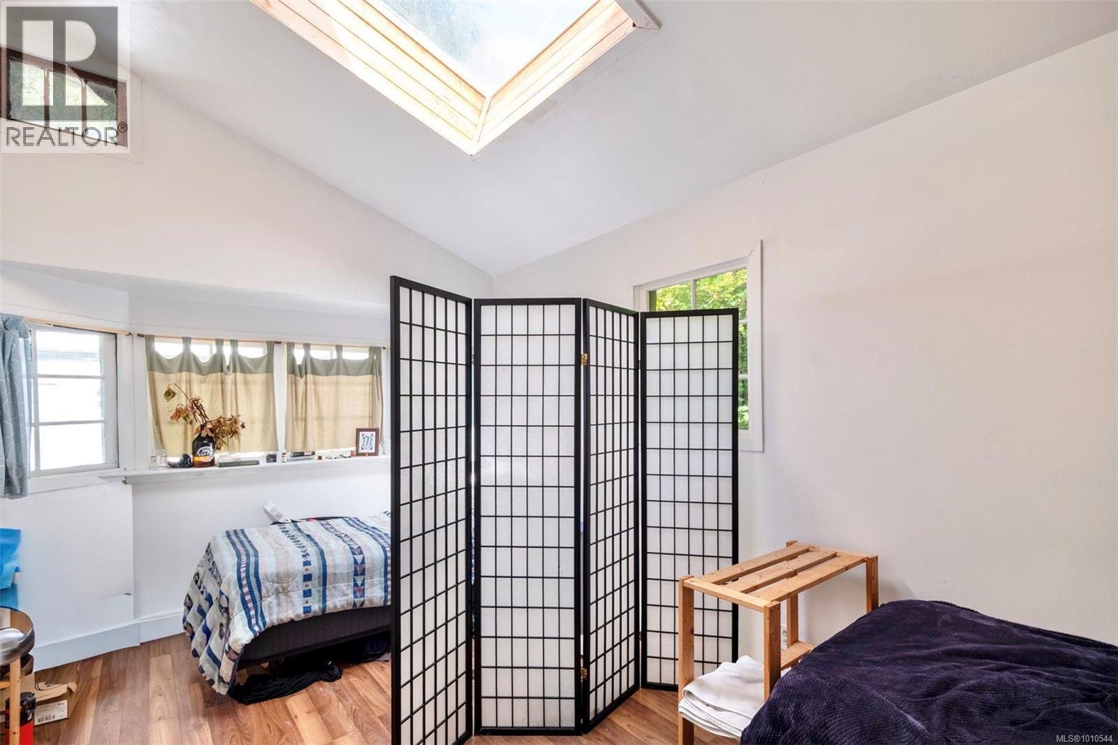 1316 Lynn Rd, Tofino