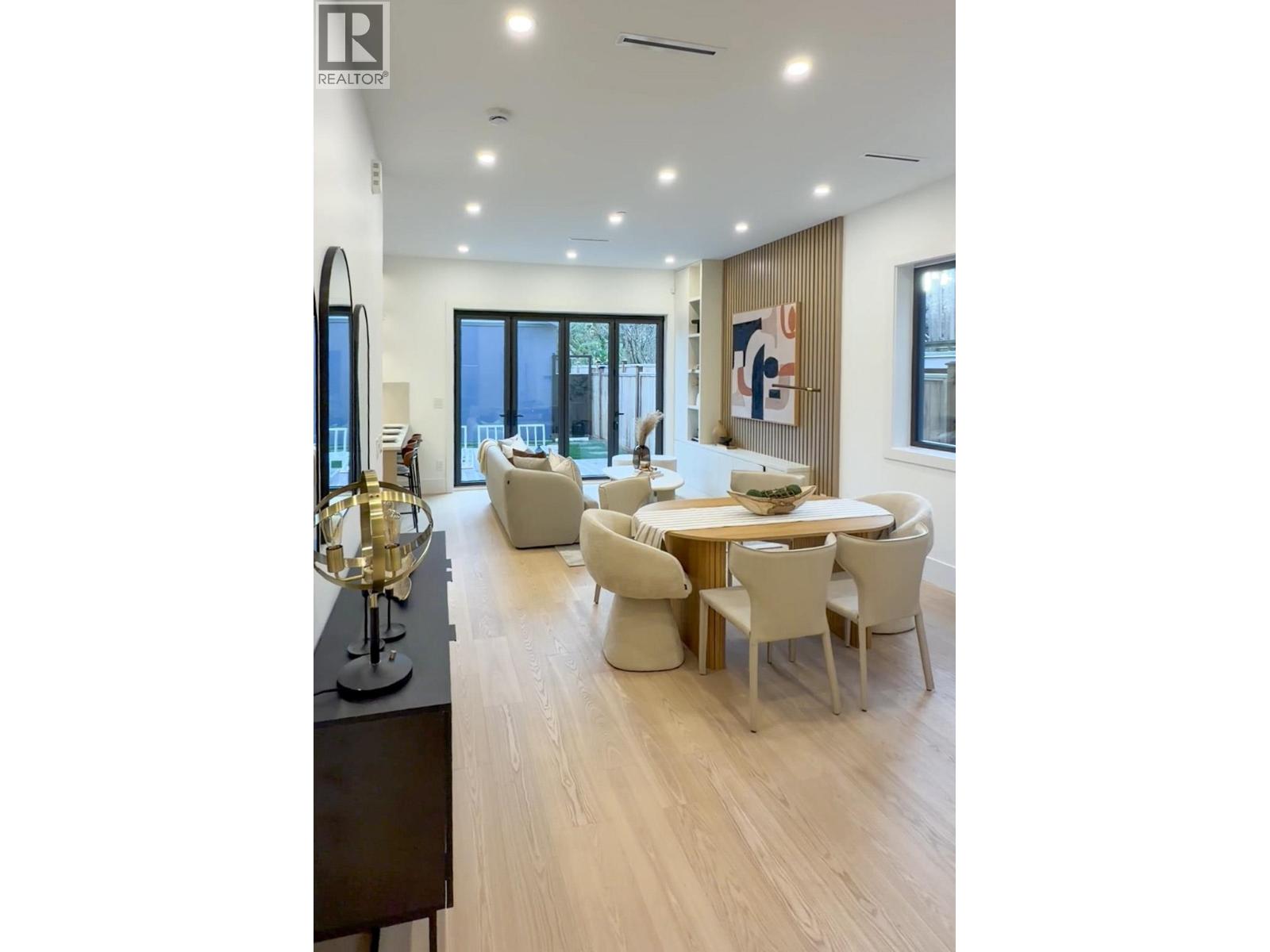 2 356 E 40TH AVENUE, Vancouver