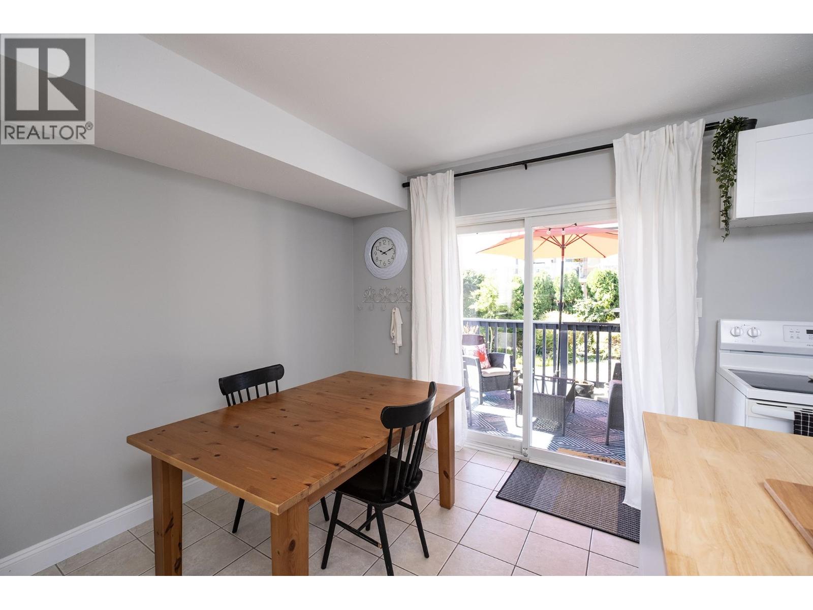 565 WILDWOOD CRESCENT, Gibsons