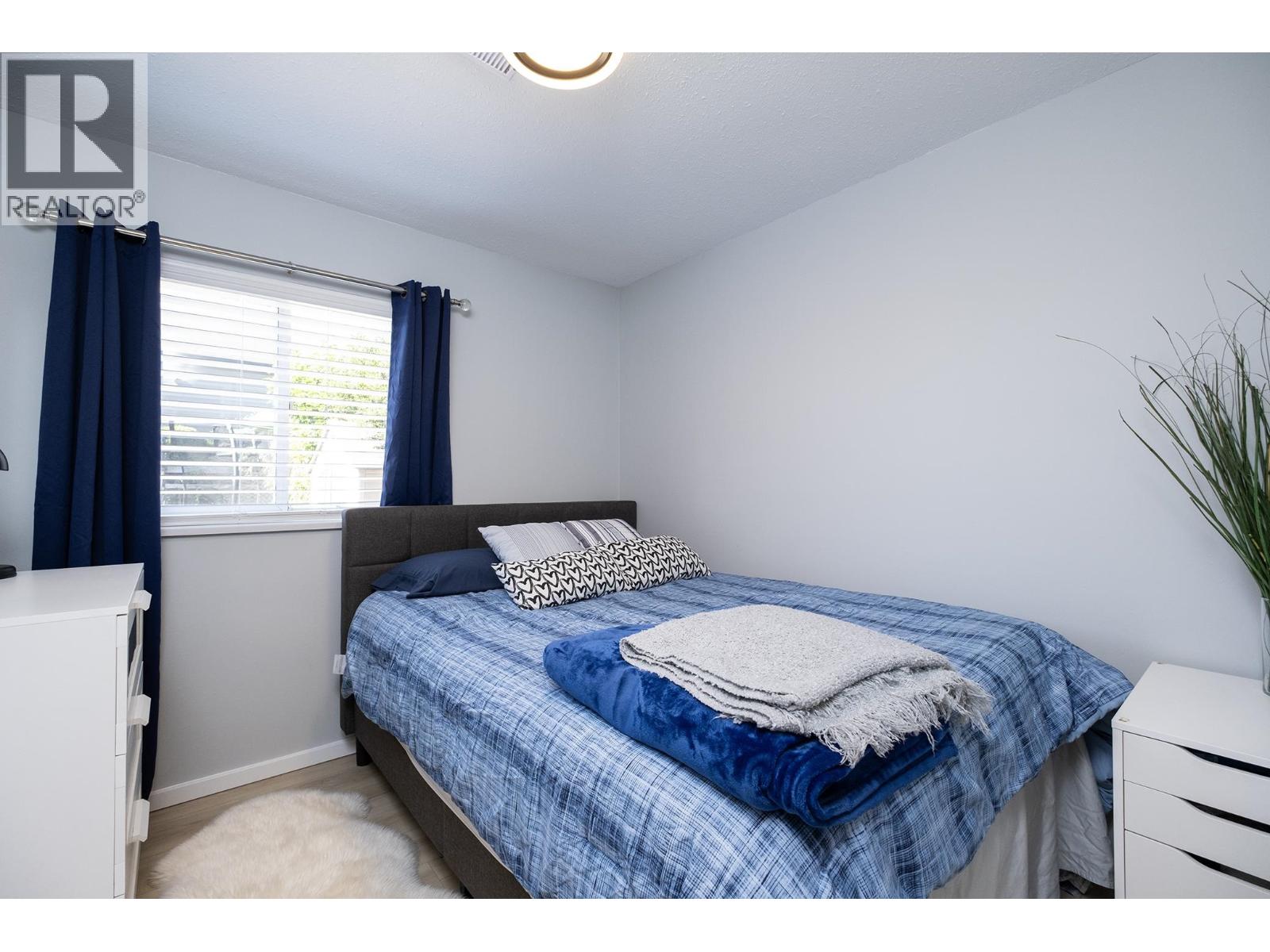 565 WILDWOOD CRESCENT, Gibsons