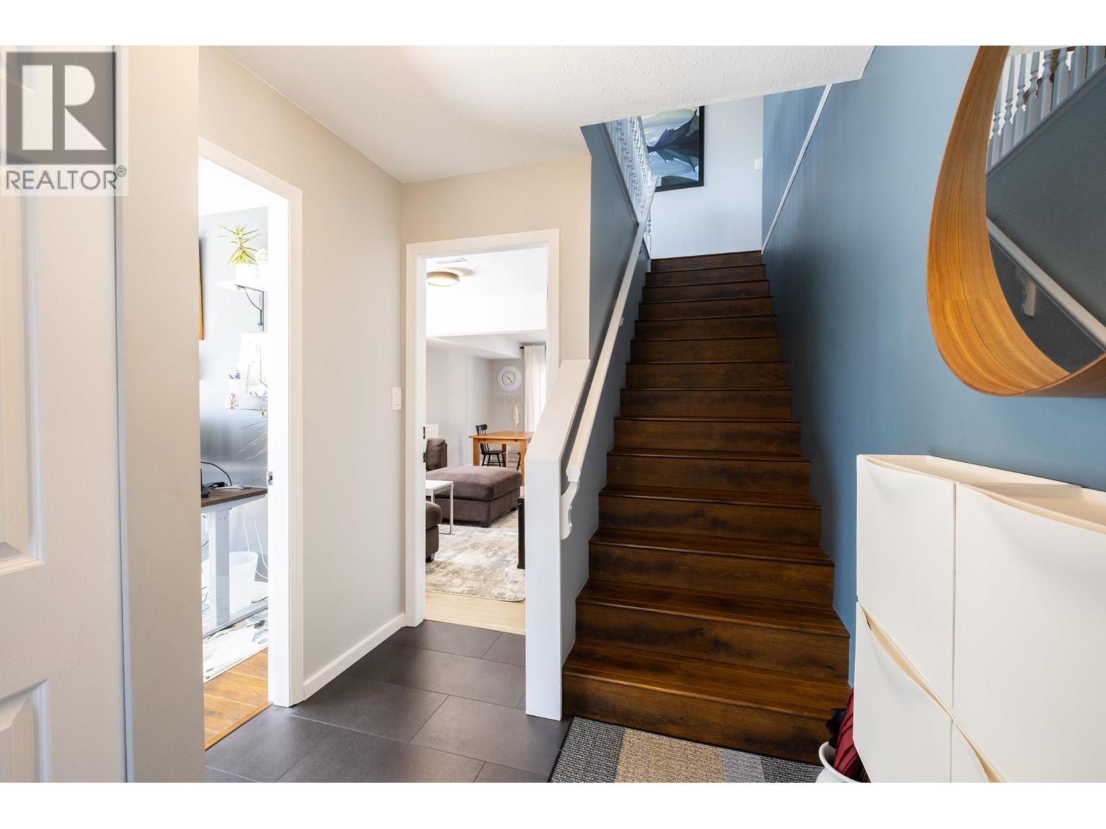 565 WILDWOOD CRESCENT, Gibsons