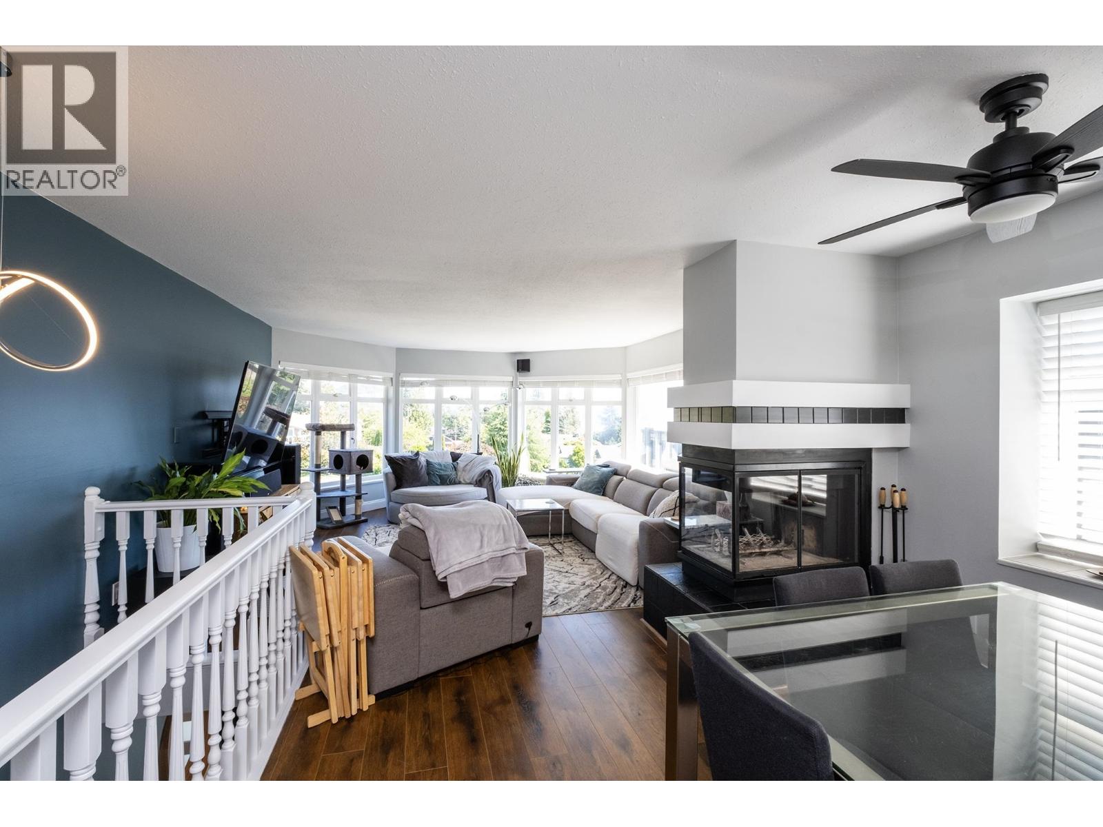 565 WILDWOOD CRESCENT, Gibsons