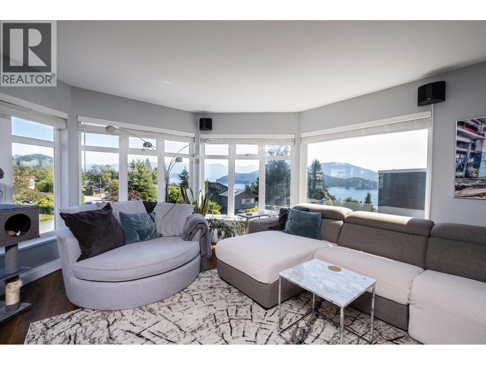 565 WILDWOOD CRESCENT, Gibsons