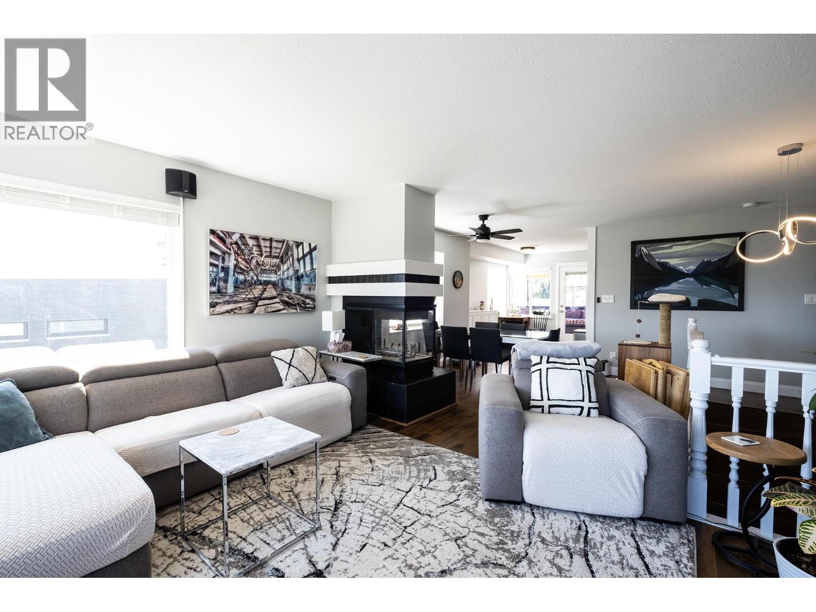 565 WILDWOOD CRESCENT, Gibsons