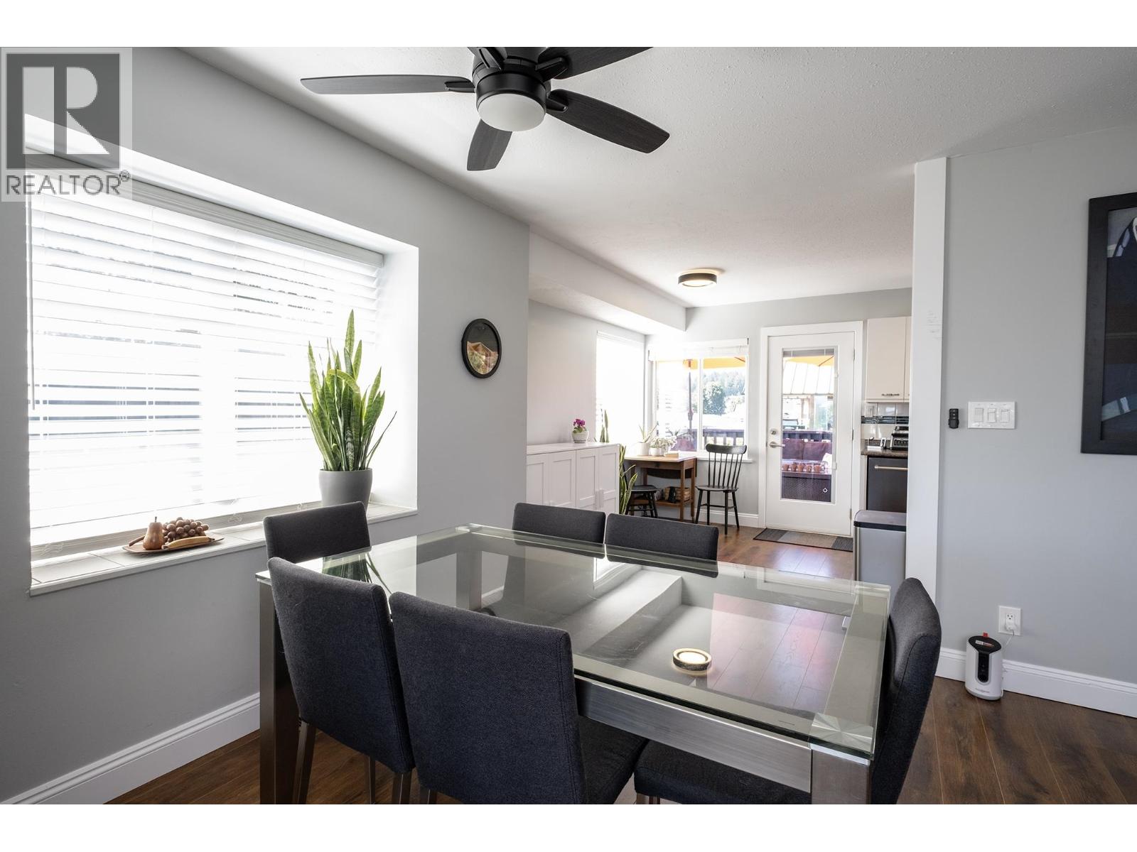 565 WILDWOOD CRESCENT, Gibsons