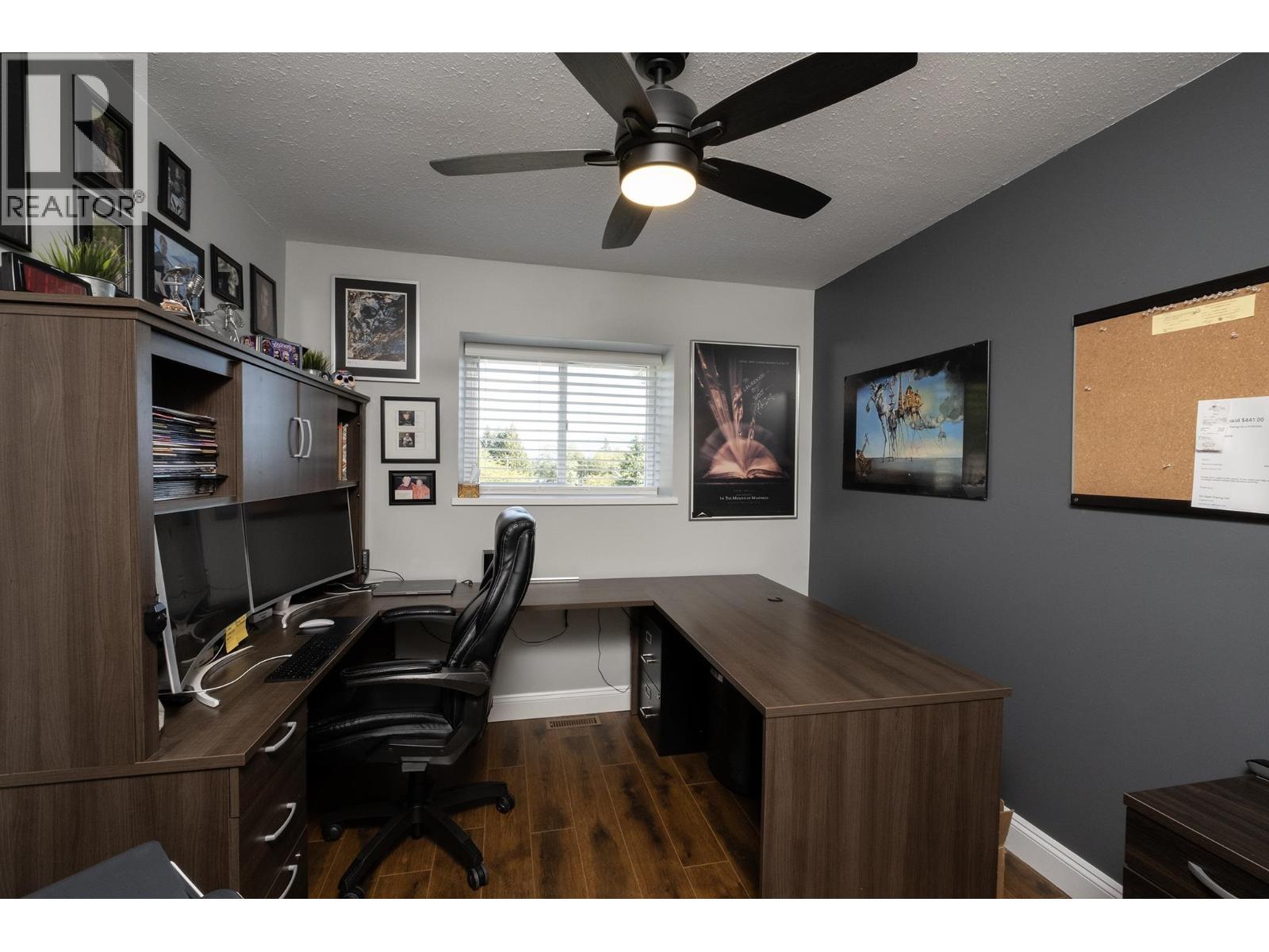 565 WILDWOOD CRESCENT, Gibsons