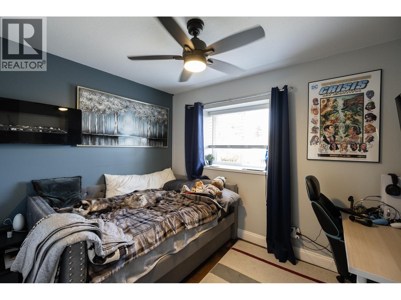 565 WILDWOOD CRESCENT, Gibsons