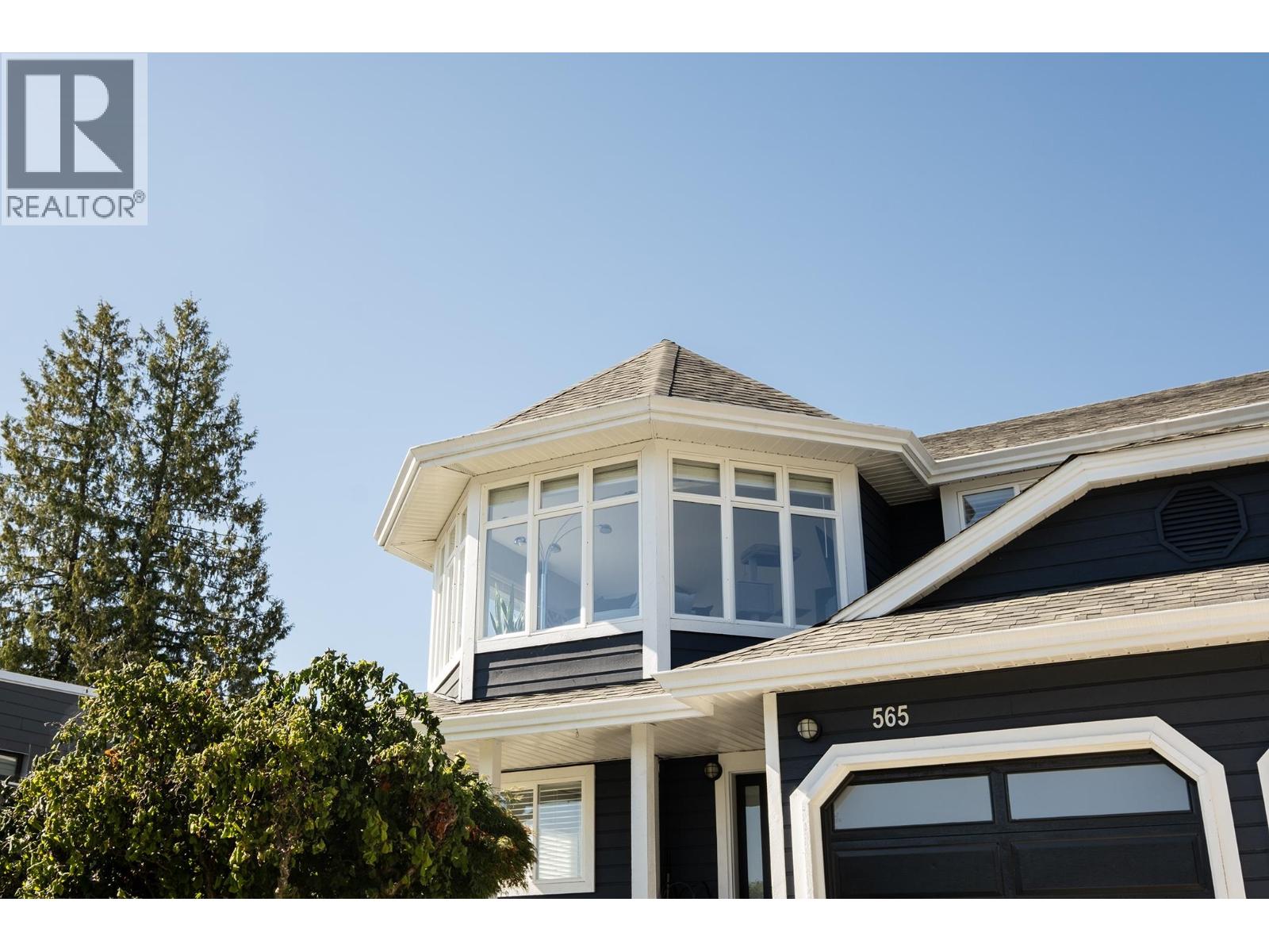 565 WILDWOOD CRESCENT, Gibsons