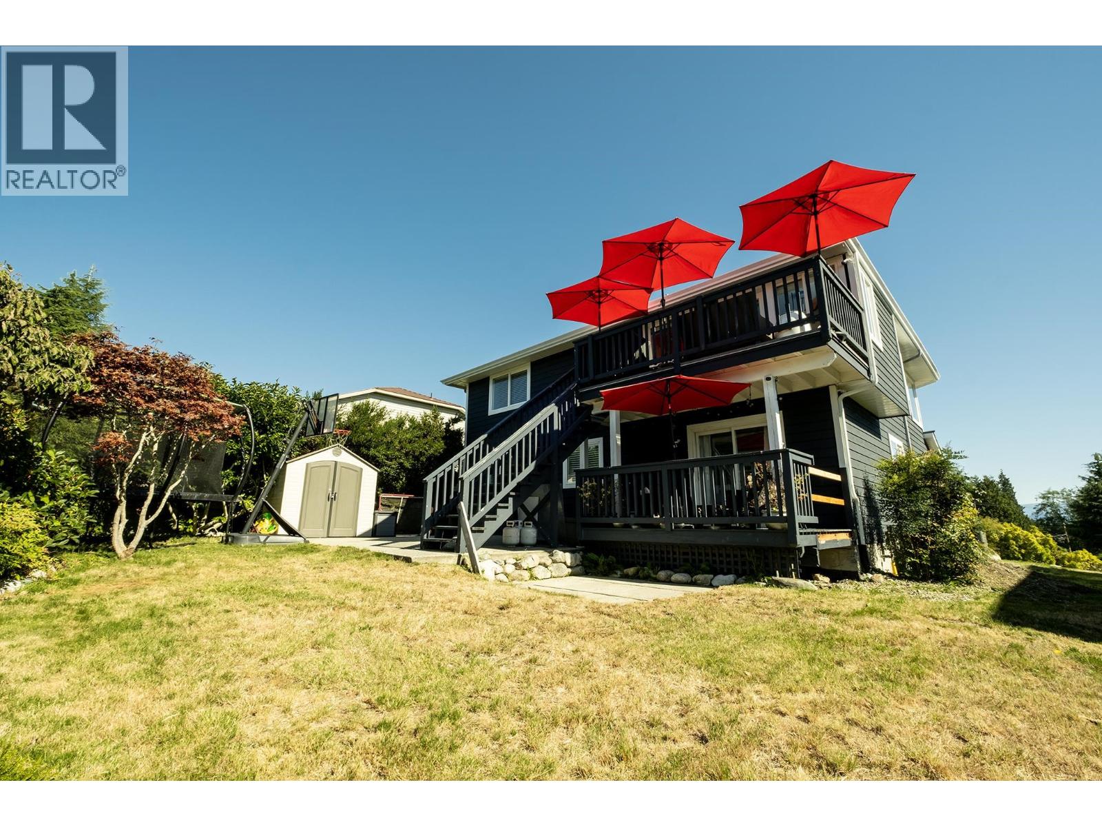 565 WILDWOOD CRESCENT, Gibsons