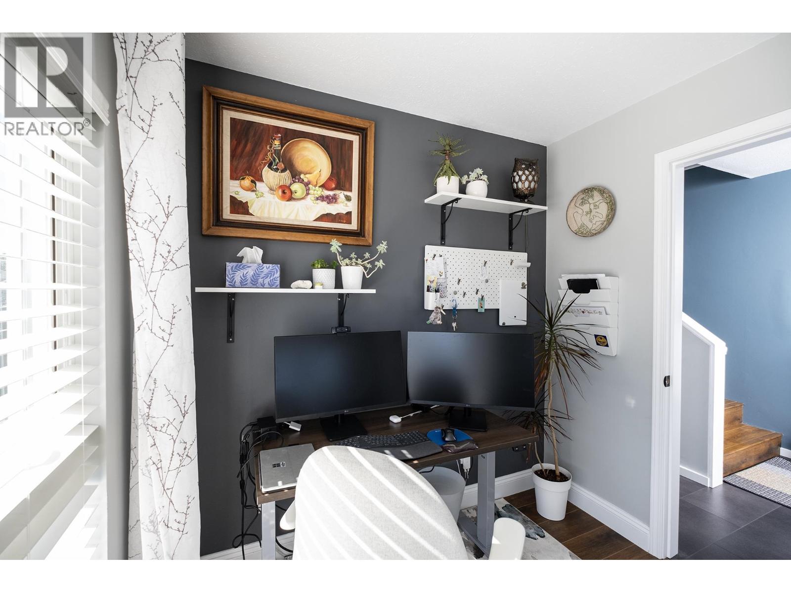 565 WILDWOOD CRESCENT, Gibsons