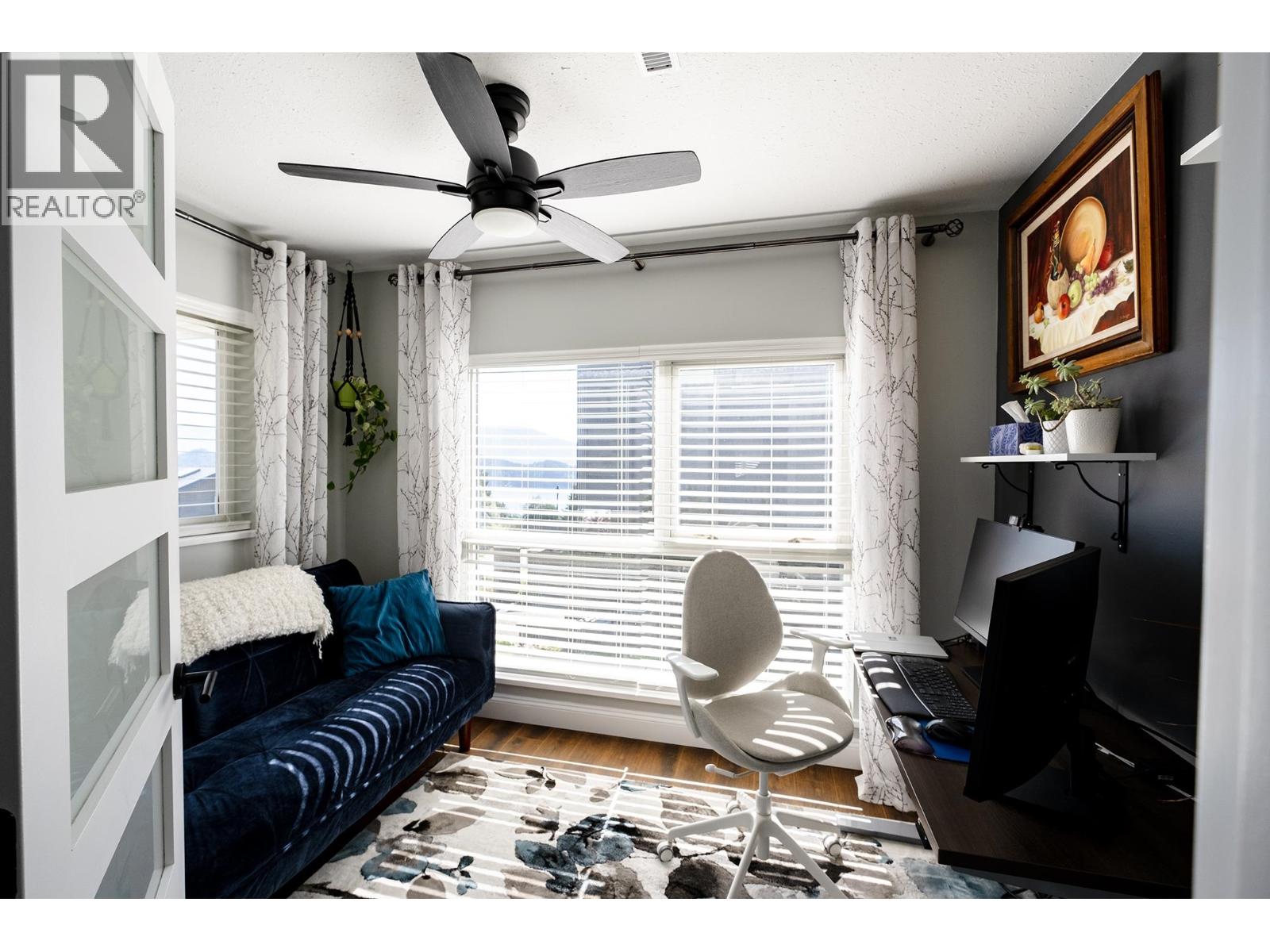 565 WILDWOOD CRESCENT, Gibsons