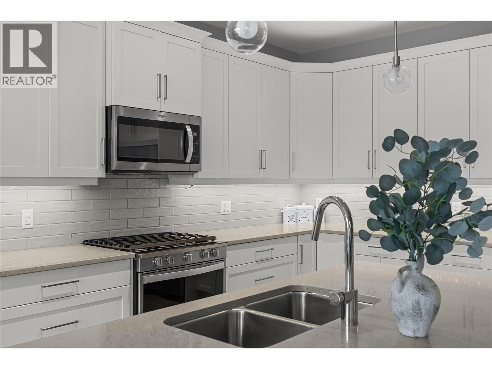  2573 Crown Crest Drive, West Kelowna