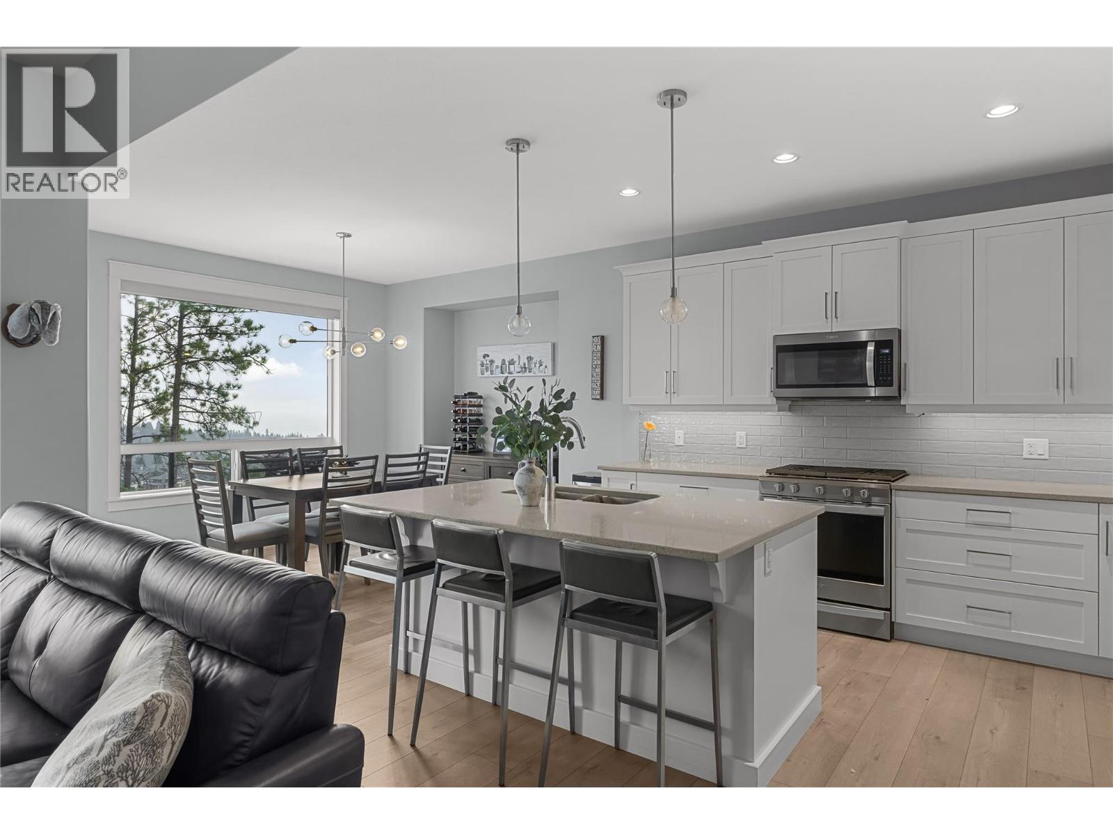  2573 Crown Crest Drive, West Kelowna