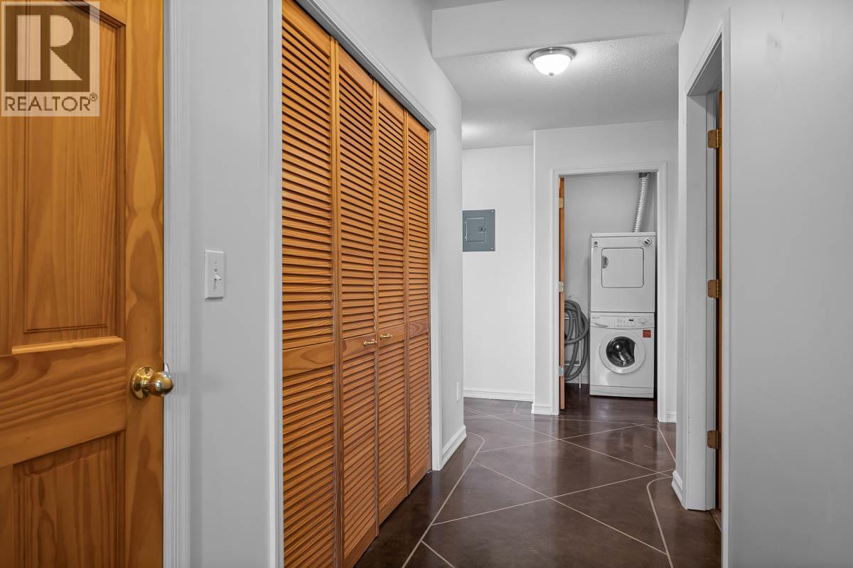 1828 NORVIEW PLACE - 54