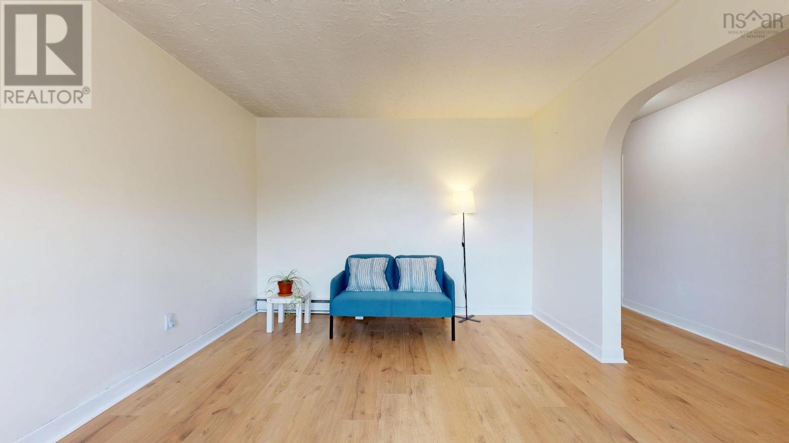 Property 15 of 48 of 3681 High Street