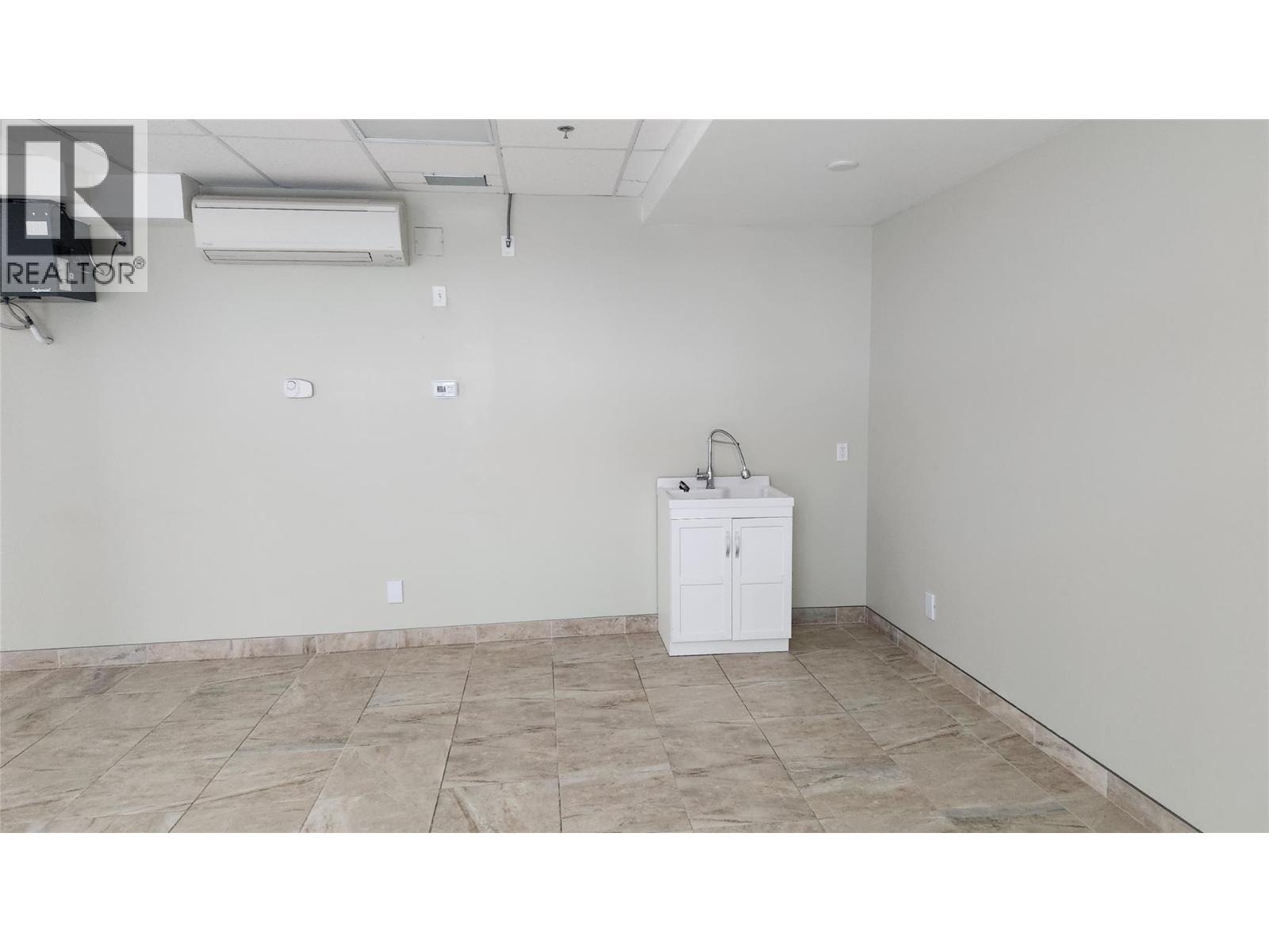 135 535 MAIN Street, Penticton