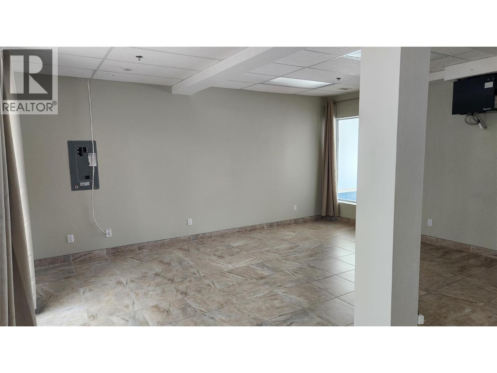 135 535 MAIN Street, Penticton